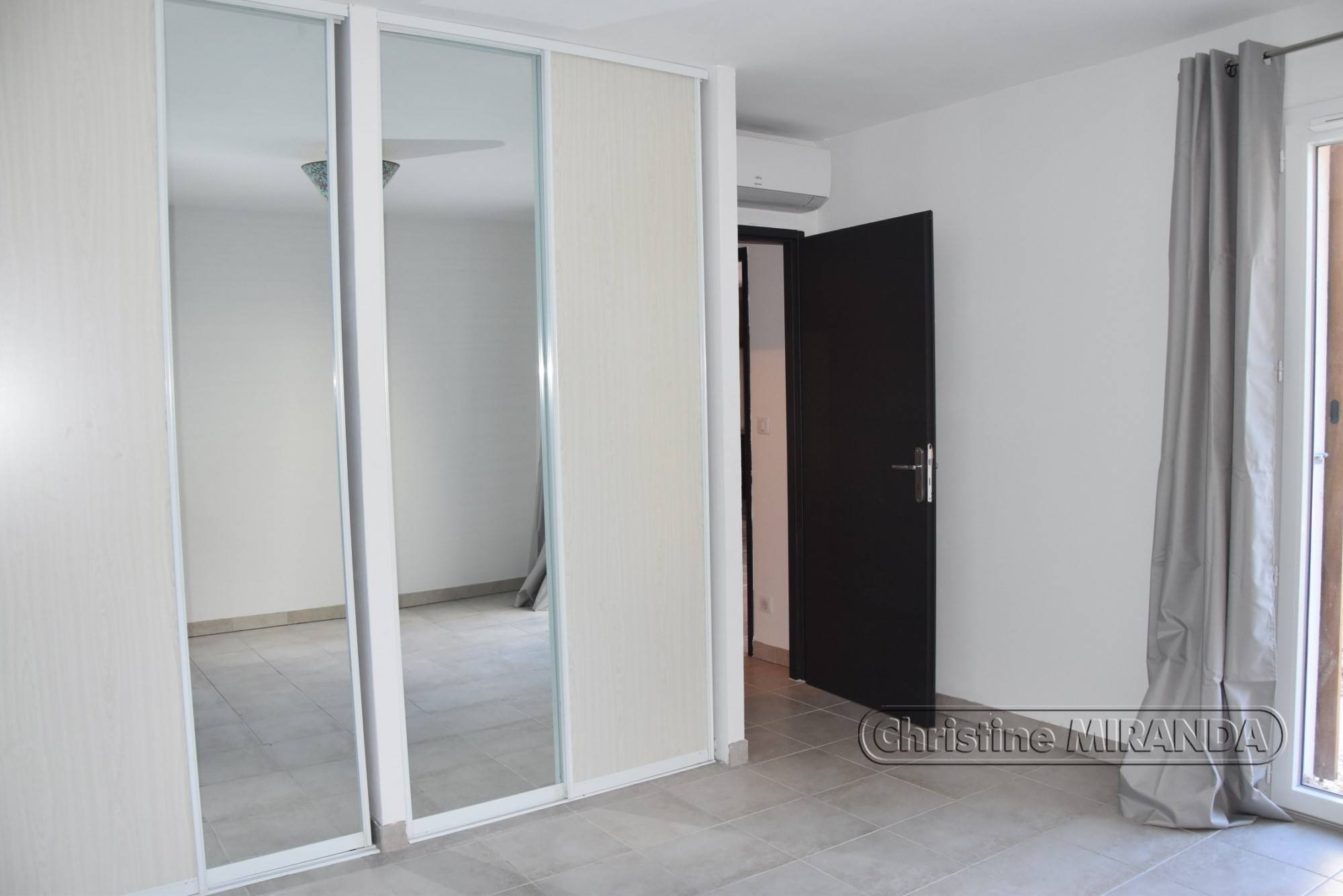 Villa de construction moderne et récente proche Saint Paul 3 Châteaux