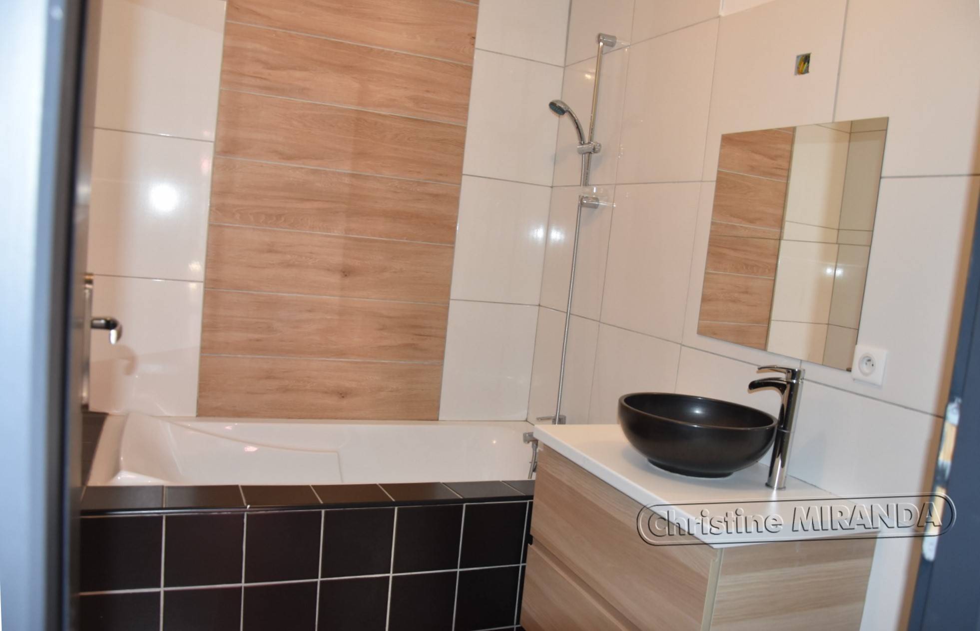 Villa de construction moderne et récente proche Saint Paul 3 Châteaux