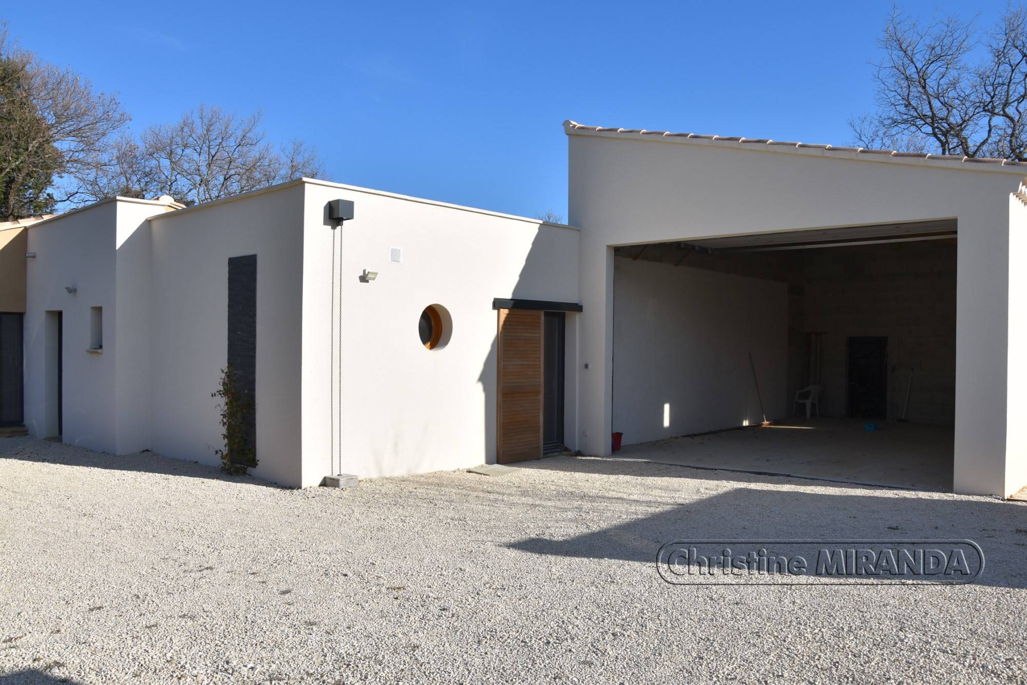 Villa de construction moderne et récente proche Saint Paul 3 Châteaux