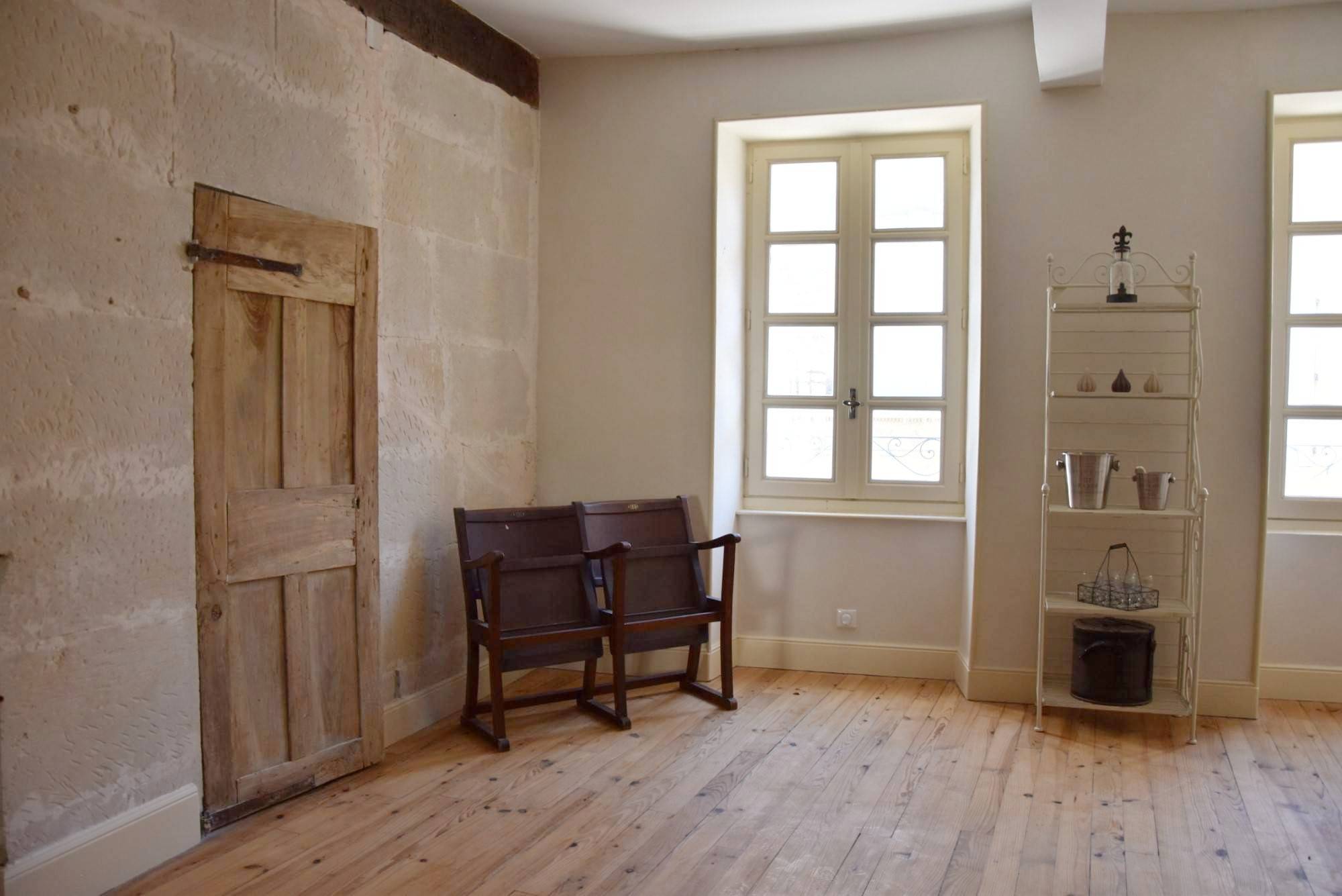 Propriété pleine de charme, centre Grignan, COMPROMIS SIGNÉ