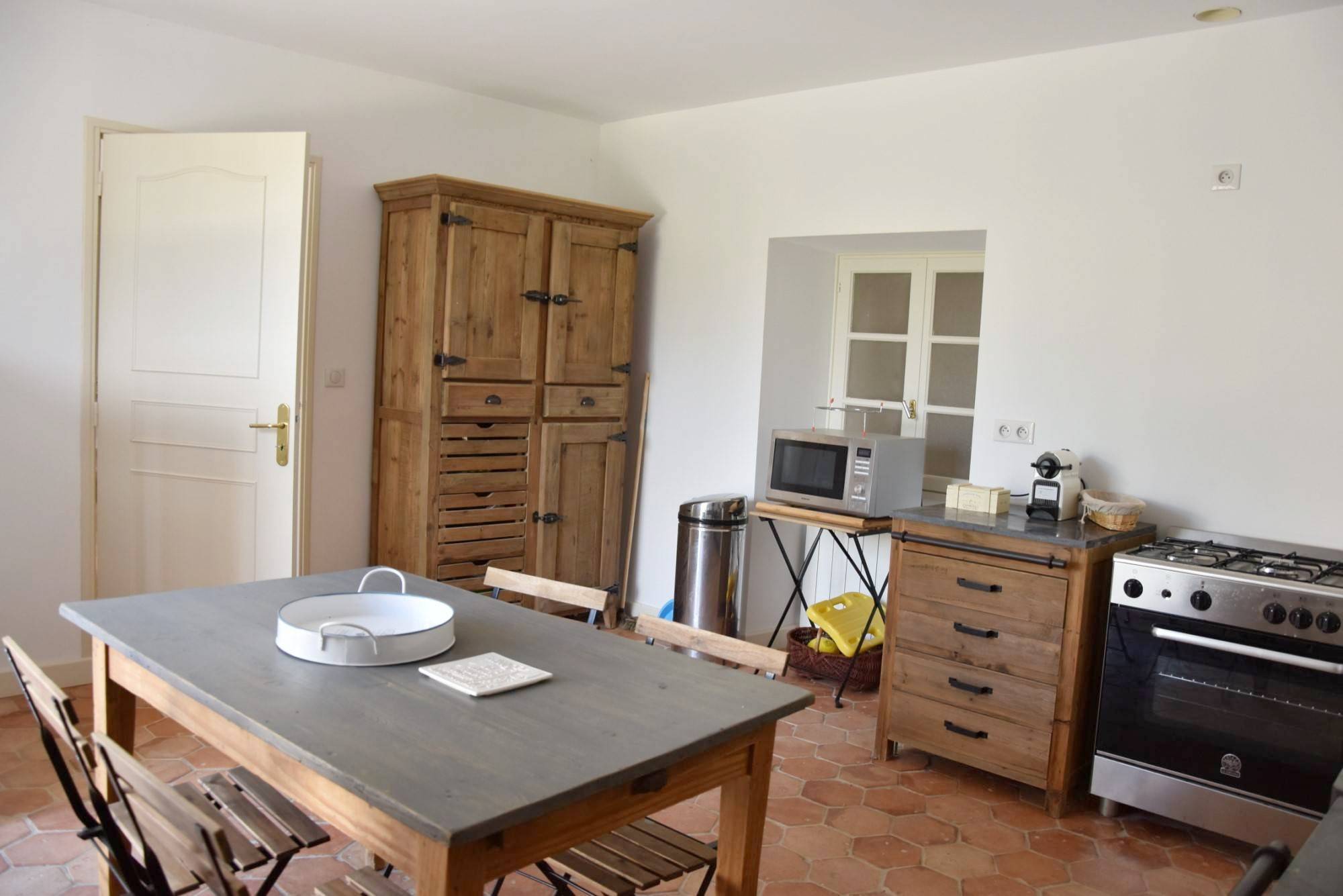 Propriété pleine de charme, centre Grignan, COMPROMIS SIGNÉ