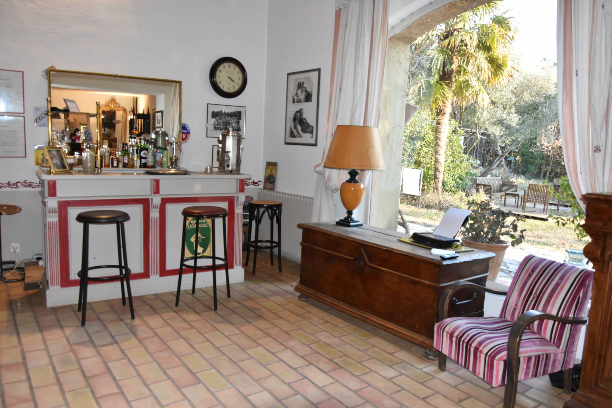 SECTEUR UCHAUX, à vendre une maison de caractère