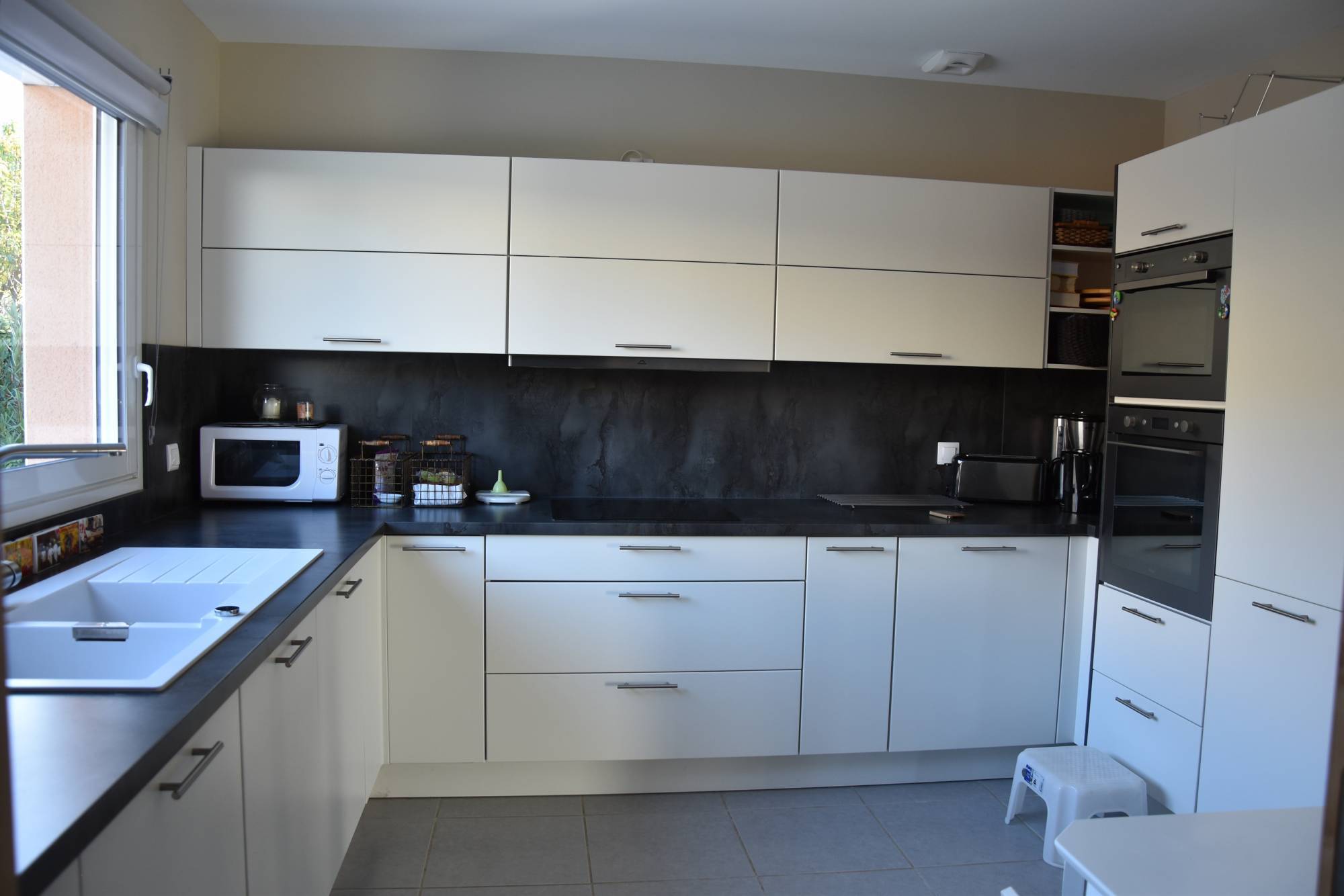 Une cuisine moderne et fonctionnelle 