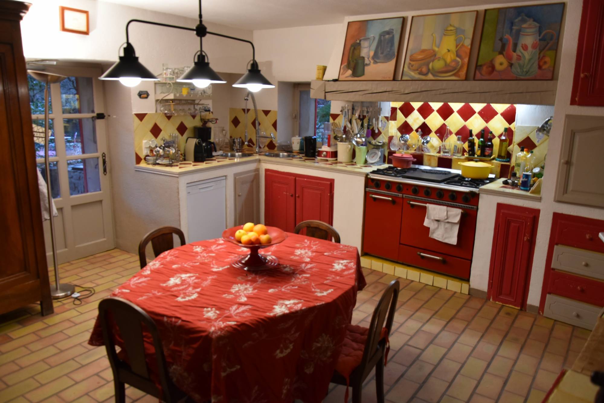 SECTEUR UCHAUX, à vendre une maison de caractère