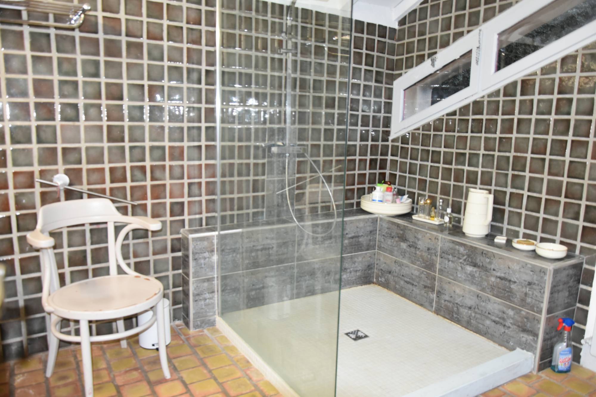 SECTEUR UCHAUX, à vendre une maison de caractère