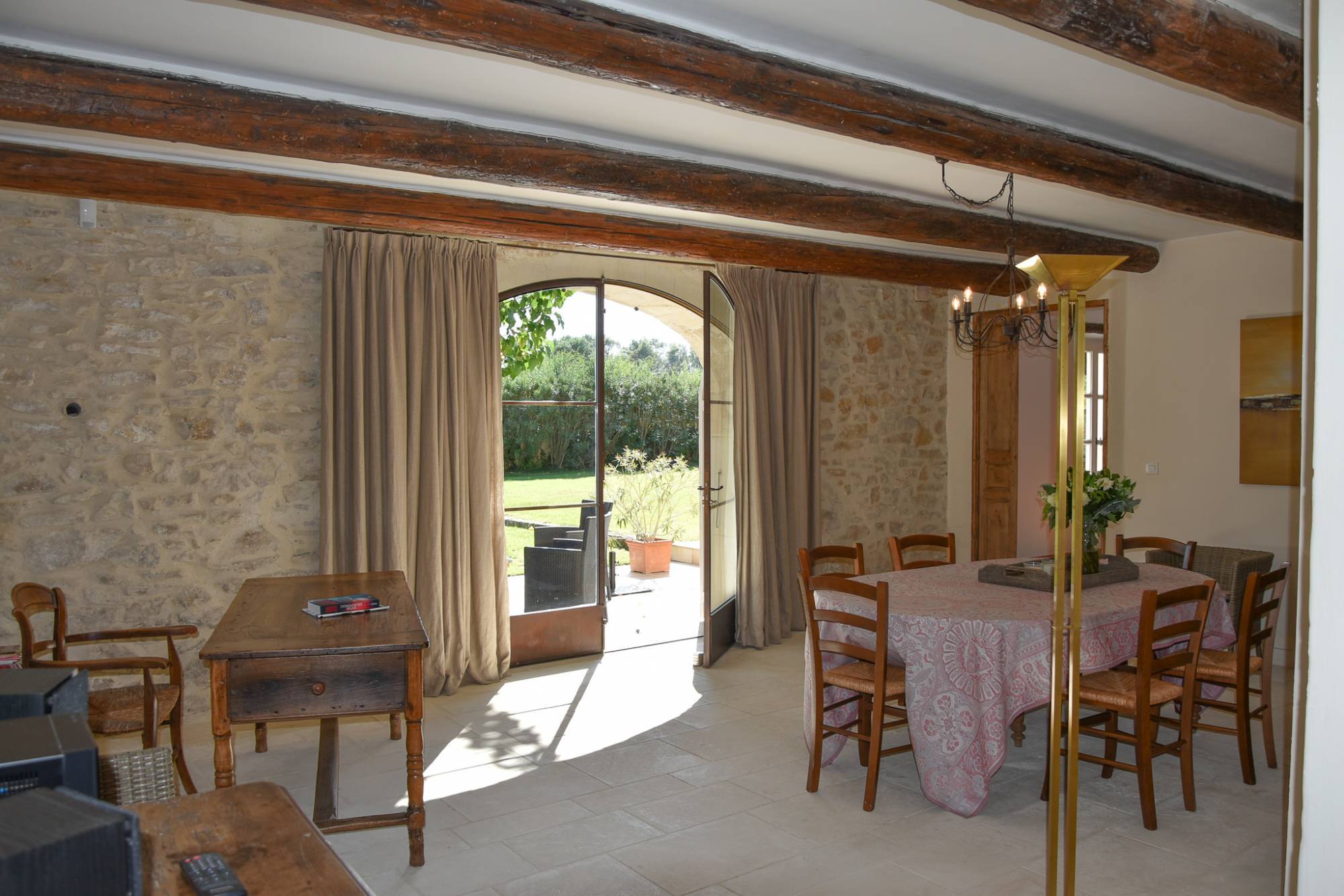 Haut Vaucluse, tranquillité assurée pour ce mas restauré, VENDU  PAR Miranda Immobilier