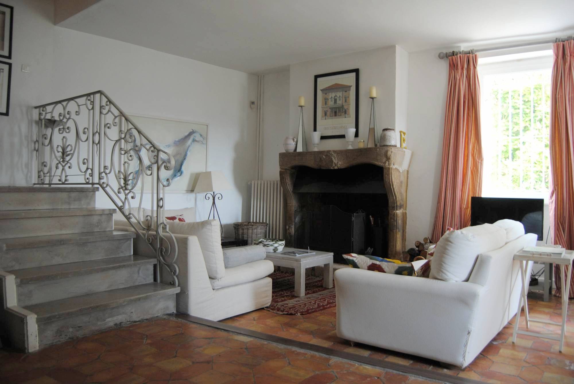 A Cairanne , un village perché - VENDUE par L'Agence Christine Miranda Immobilier