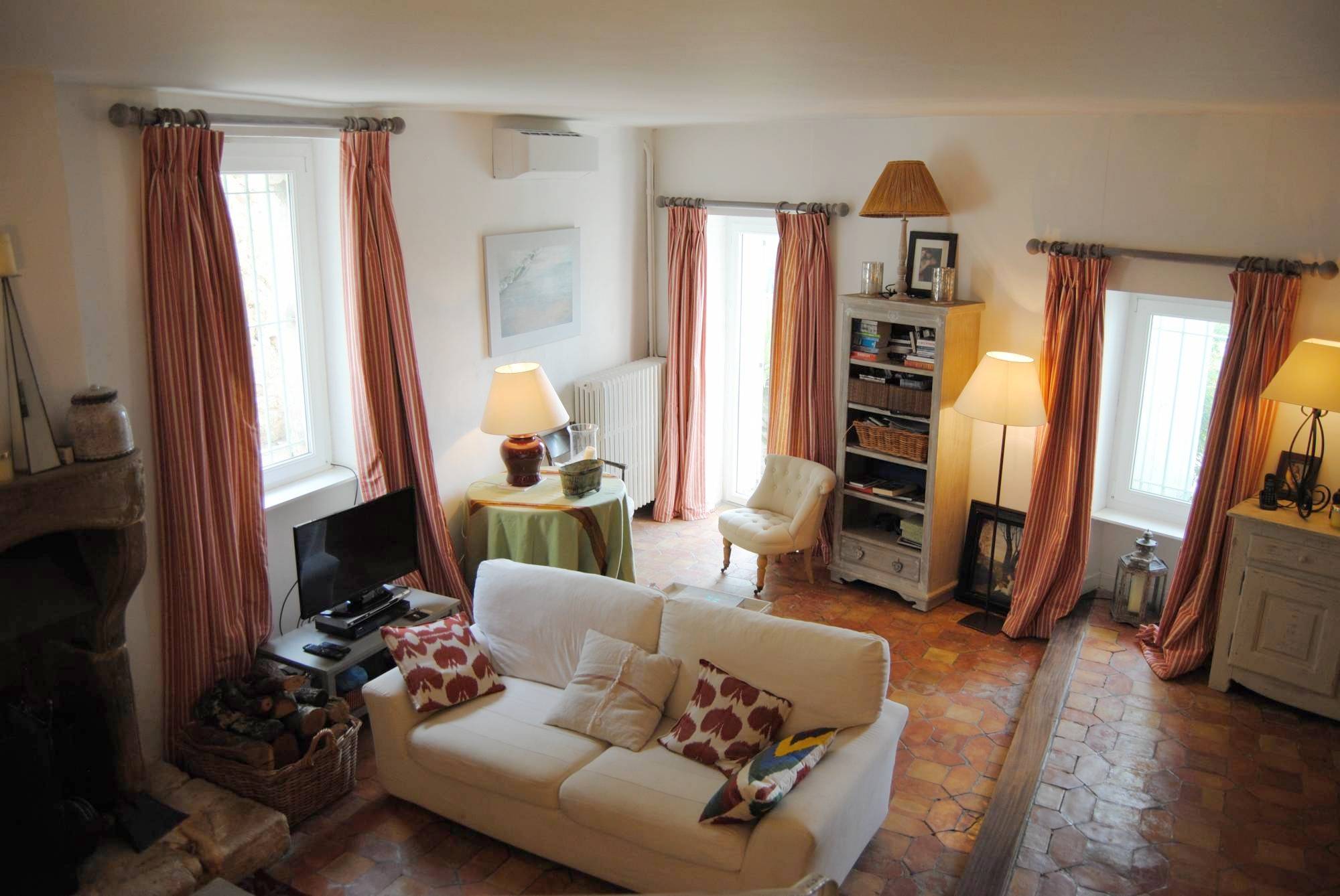 A Cairanne , un village perché - VENDUE par L'Agence Christine Miranda Immobilier