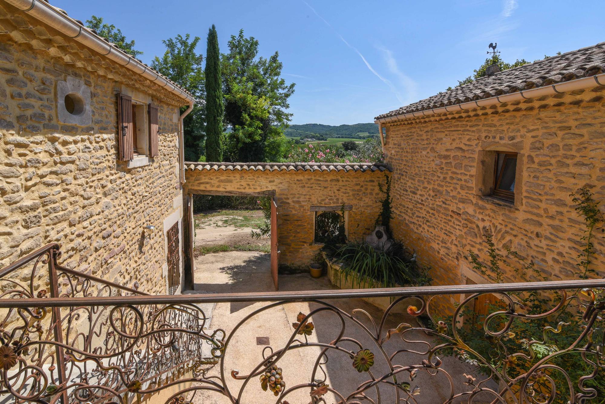 Très belle ferme restaurée Nord Vaucluse