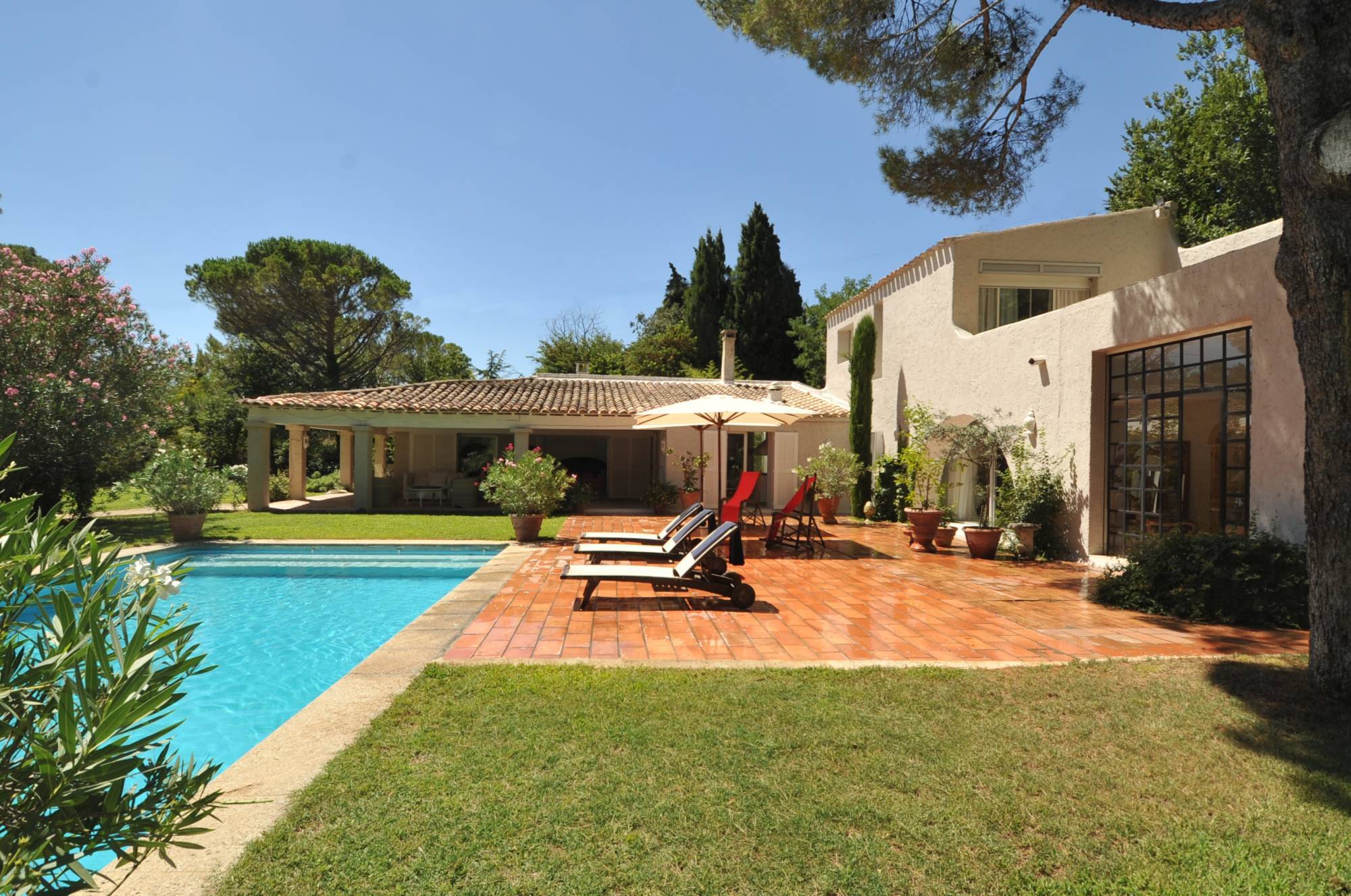 on vit dehors/dedans