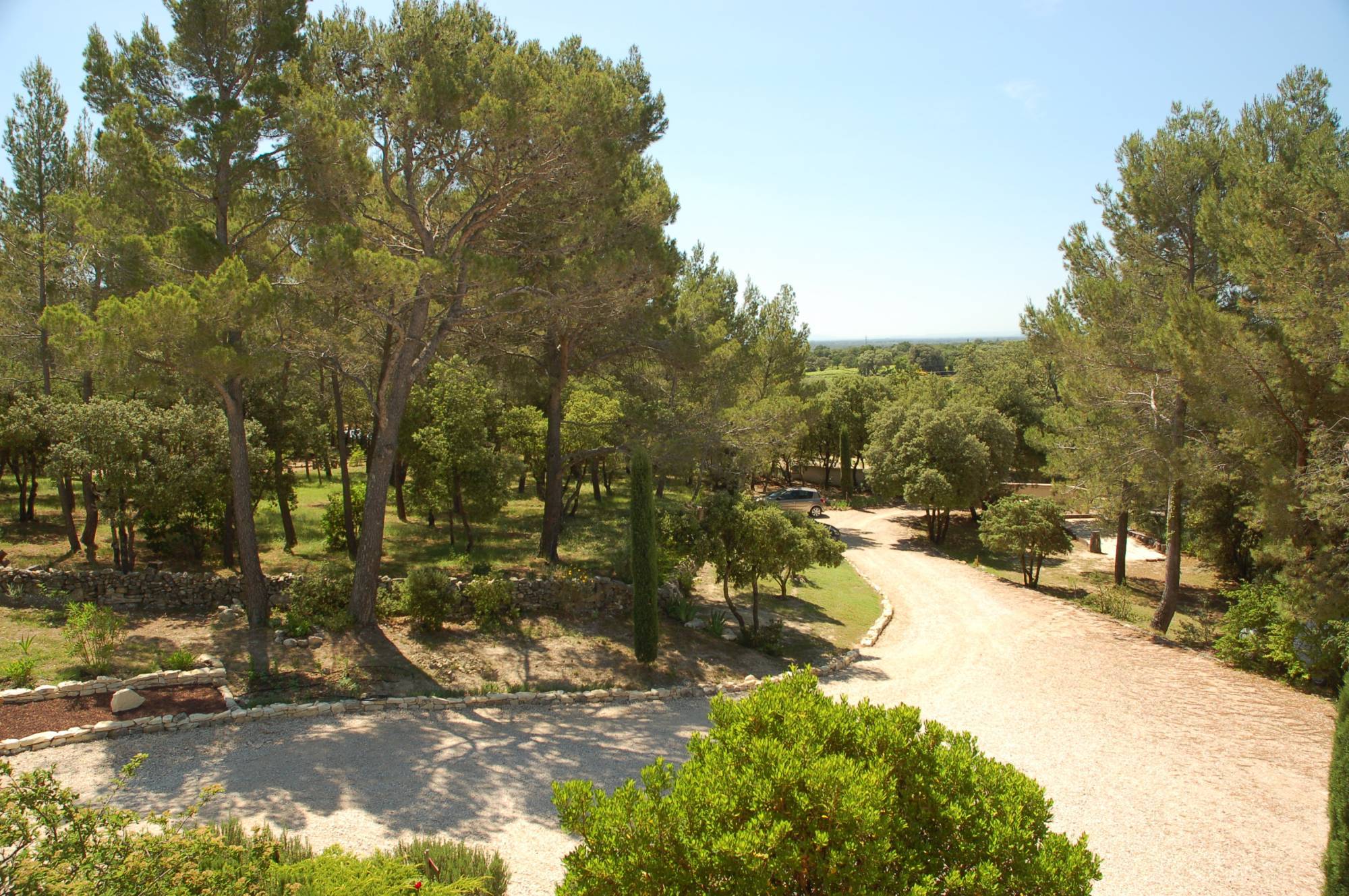 Villa Contemporaine Haut Vaucluse Beaux volumes, calme et piscine