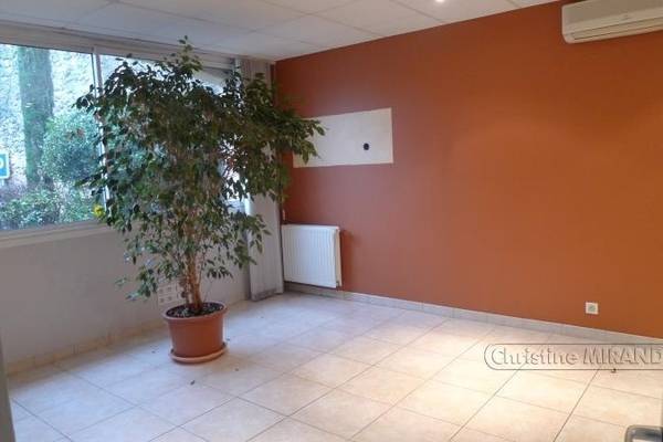 En plein cœur de St Paul Trois Châteaux , maison au fort potentiel 