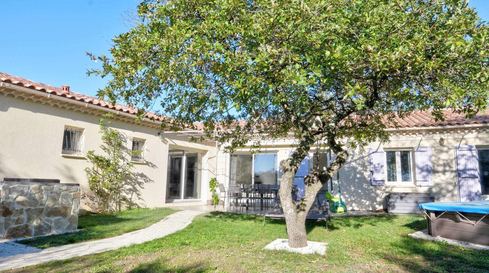 VILLA A VENDRE ROUSSAS