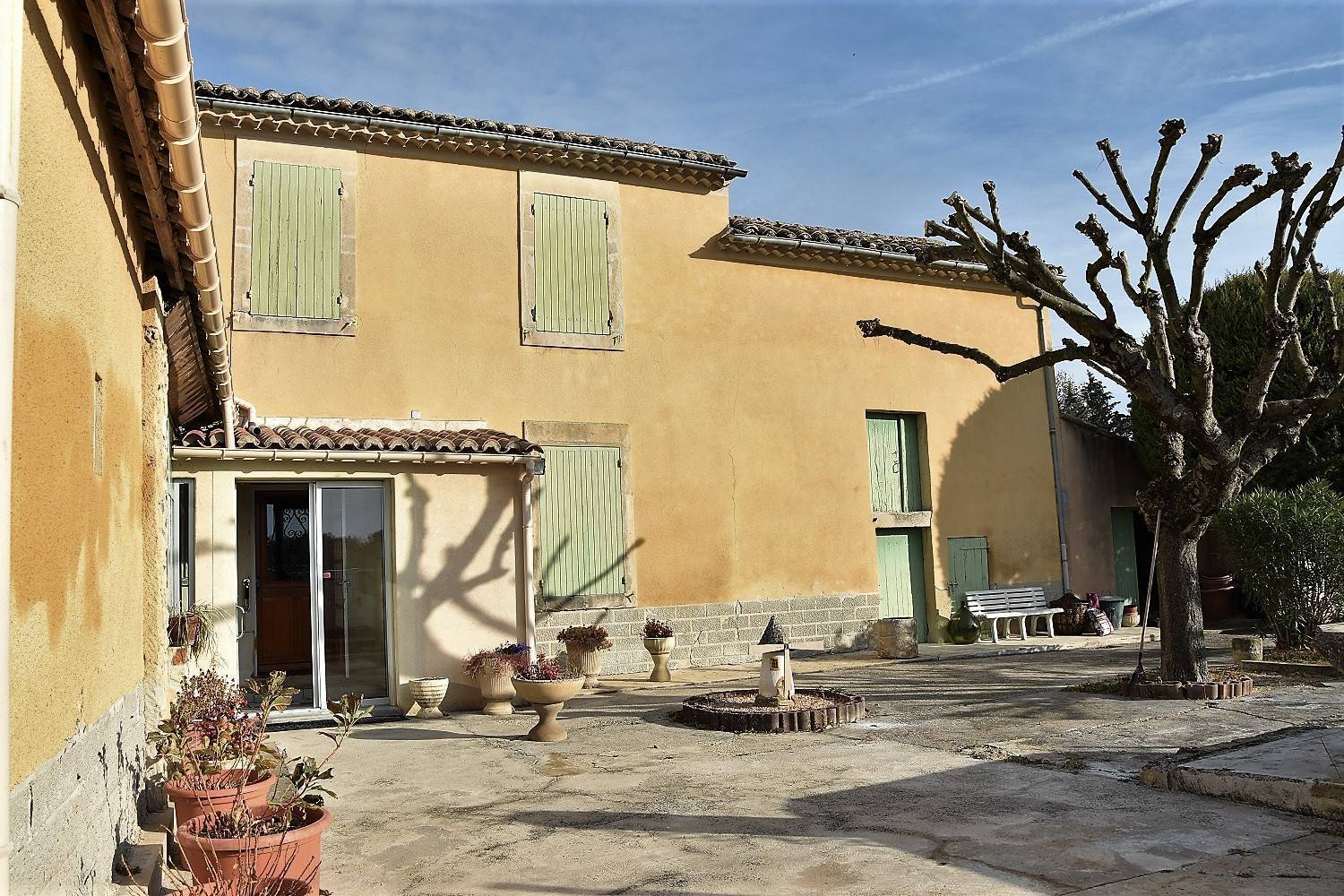 Un esprit  provençal... A 2 pas du village Beau potentiel St Paul 3 Châteaux  