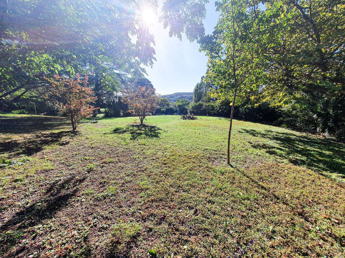 A vendre mas restauré sur 4800m² de terrain La Garde Adhémar  - Ref 3882OP