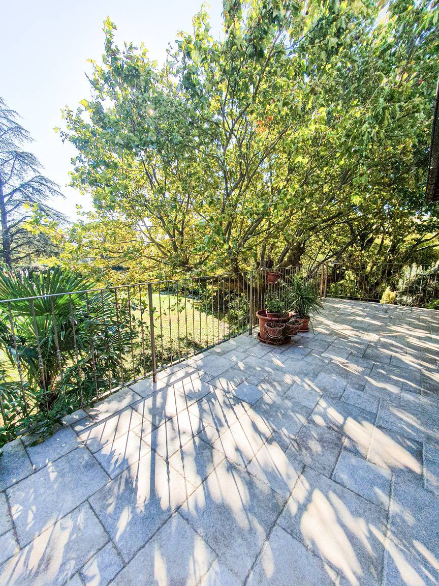 A vendre mas restauré sur 4800m² de terrain La Garde Adhémar  - Ref 3882OP