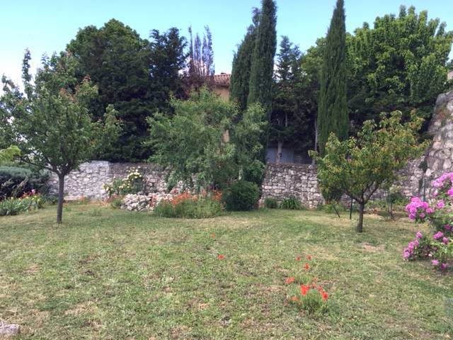 Un joli mas de village à la rénovation soignée.....SOUS OFFRE   