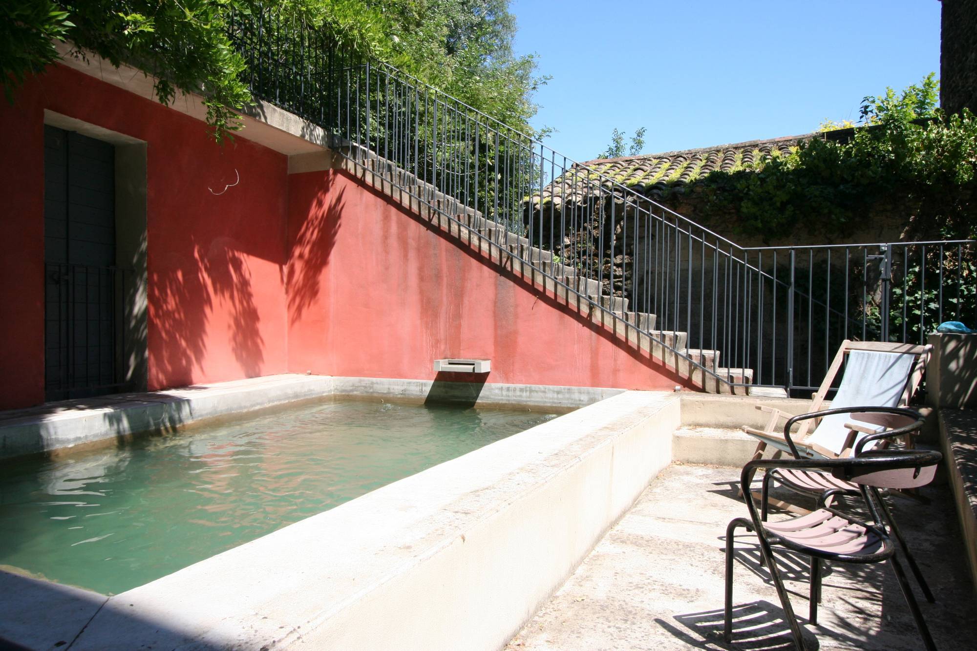   Hôtel particulier sur 4 niveaux avec ascenceur, 7 ch, 6 bains, jardinet et bassin
