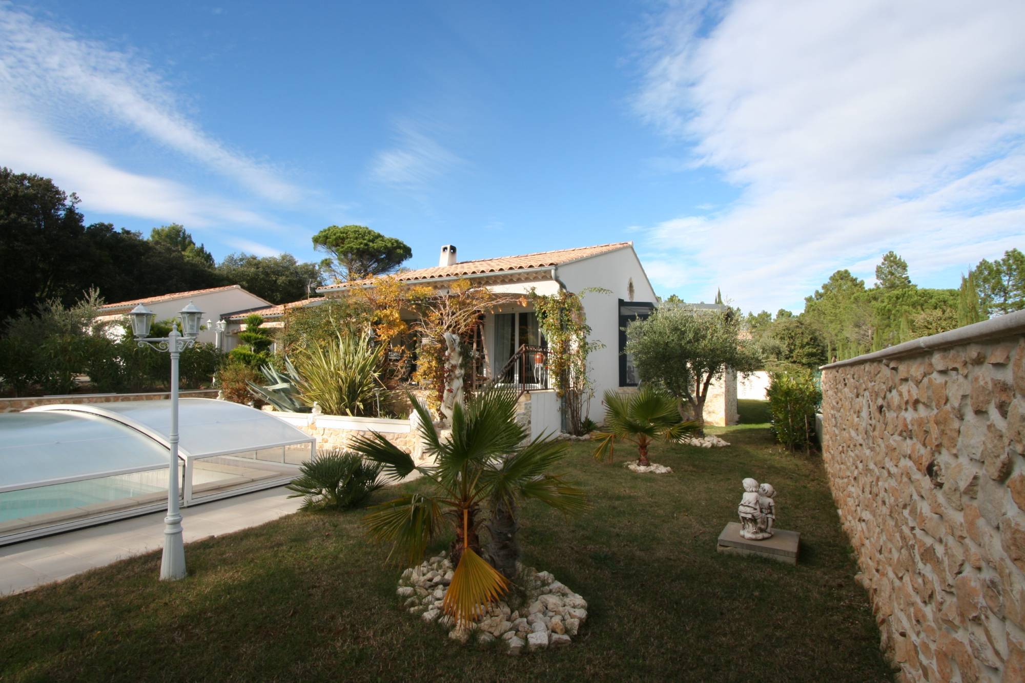  Villa  récente de plain-pied.  Suze La Rousse VENDUE PAR CHRISTINE MIRANDA