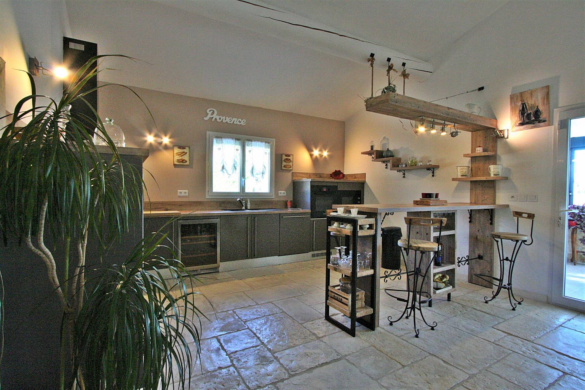  Villa  récente de plain-pied.  Suze La Rousse VENDUE PAR CHRISTINE MIRANDA