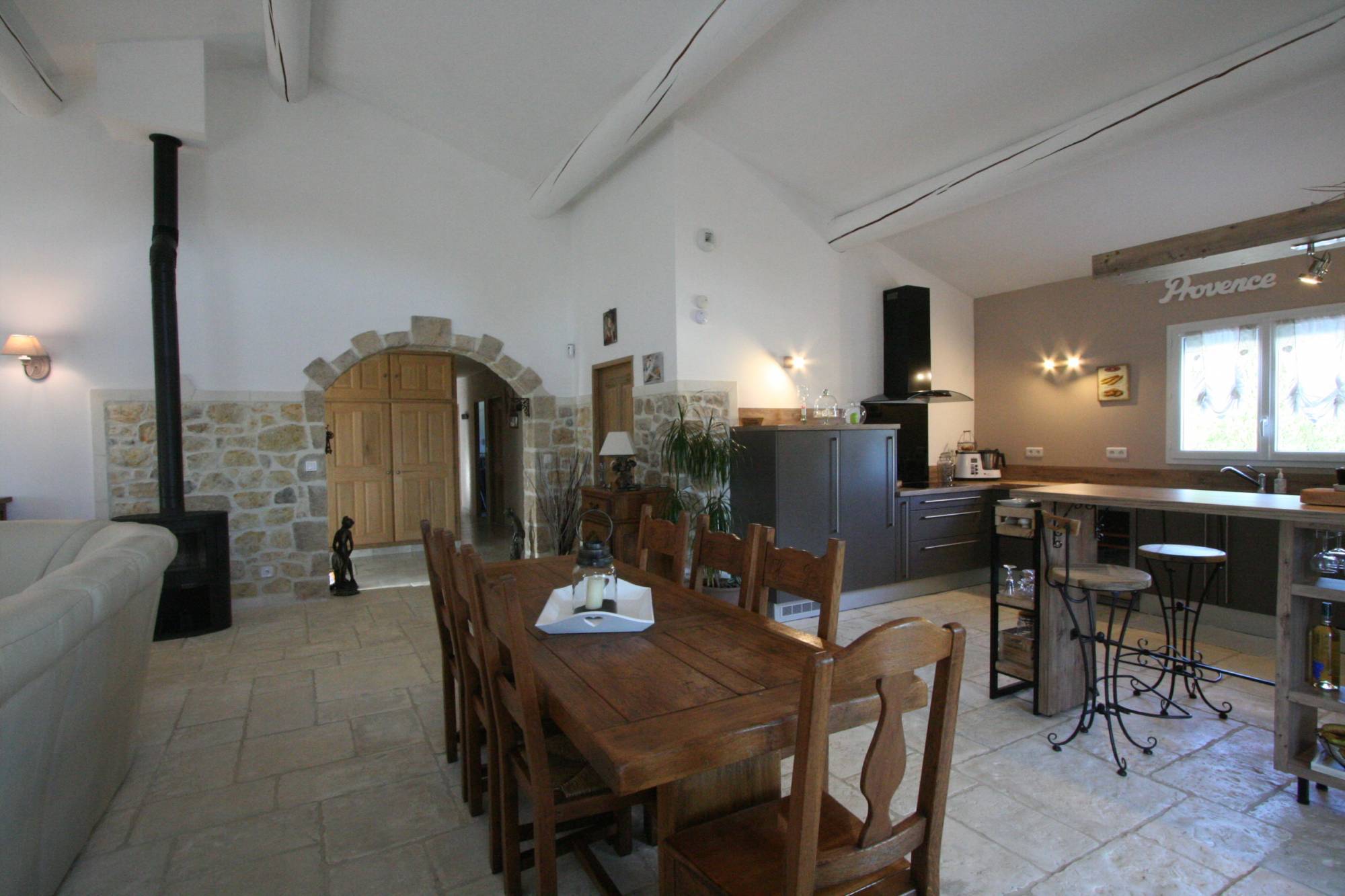  Villa  récente de plain-pied.  Suze La Rousse VENDUE PAR CHRISTINE MIRANDA