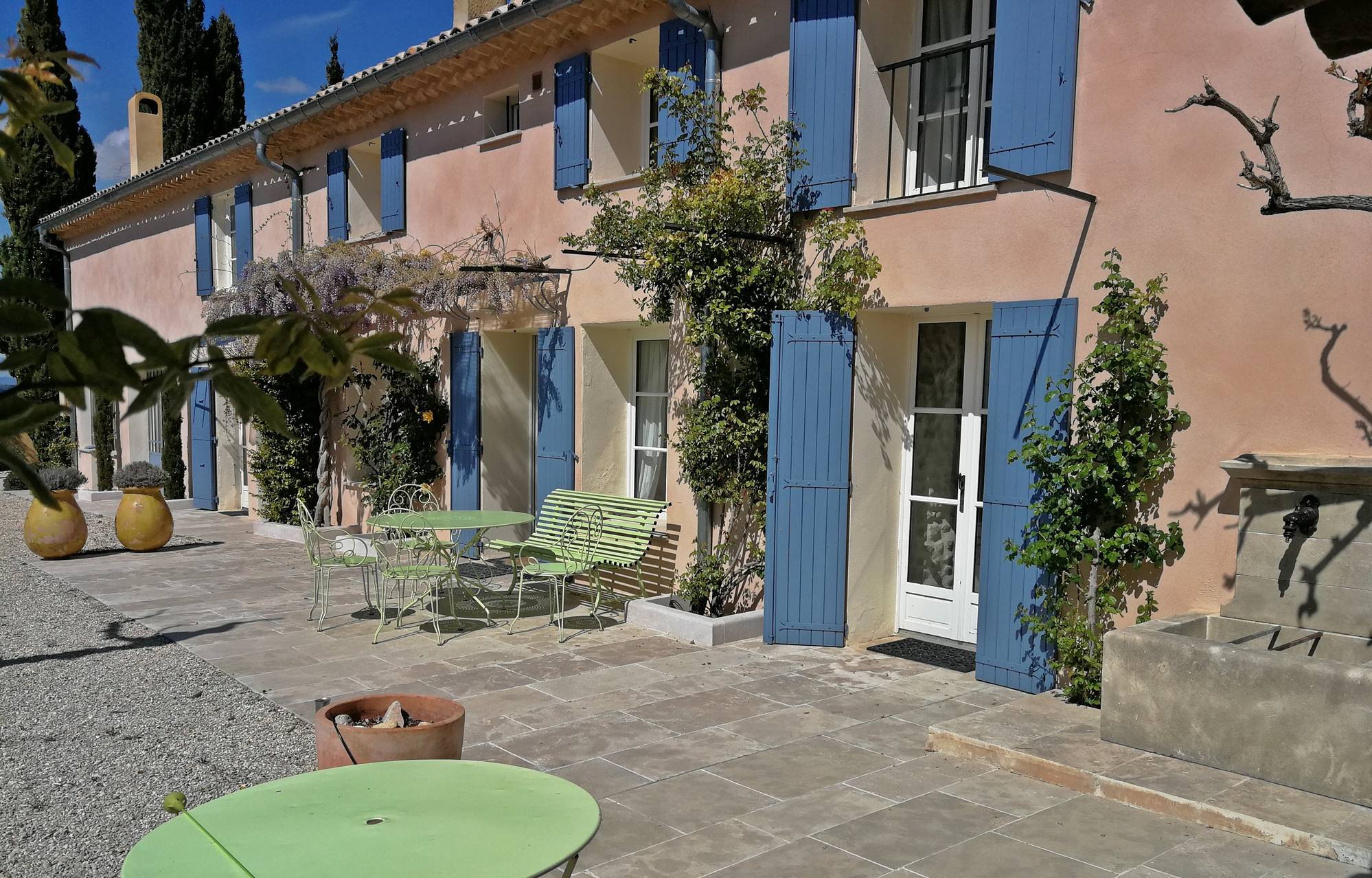 Mas restauré à vendre avec vue 84290