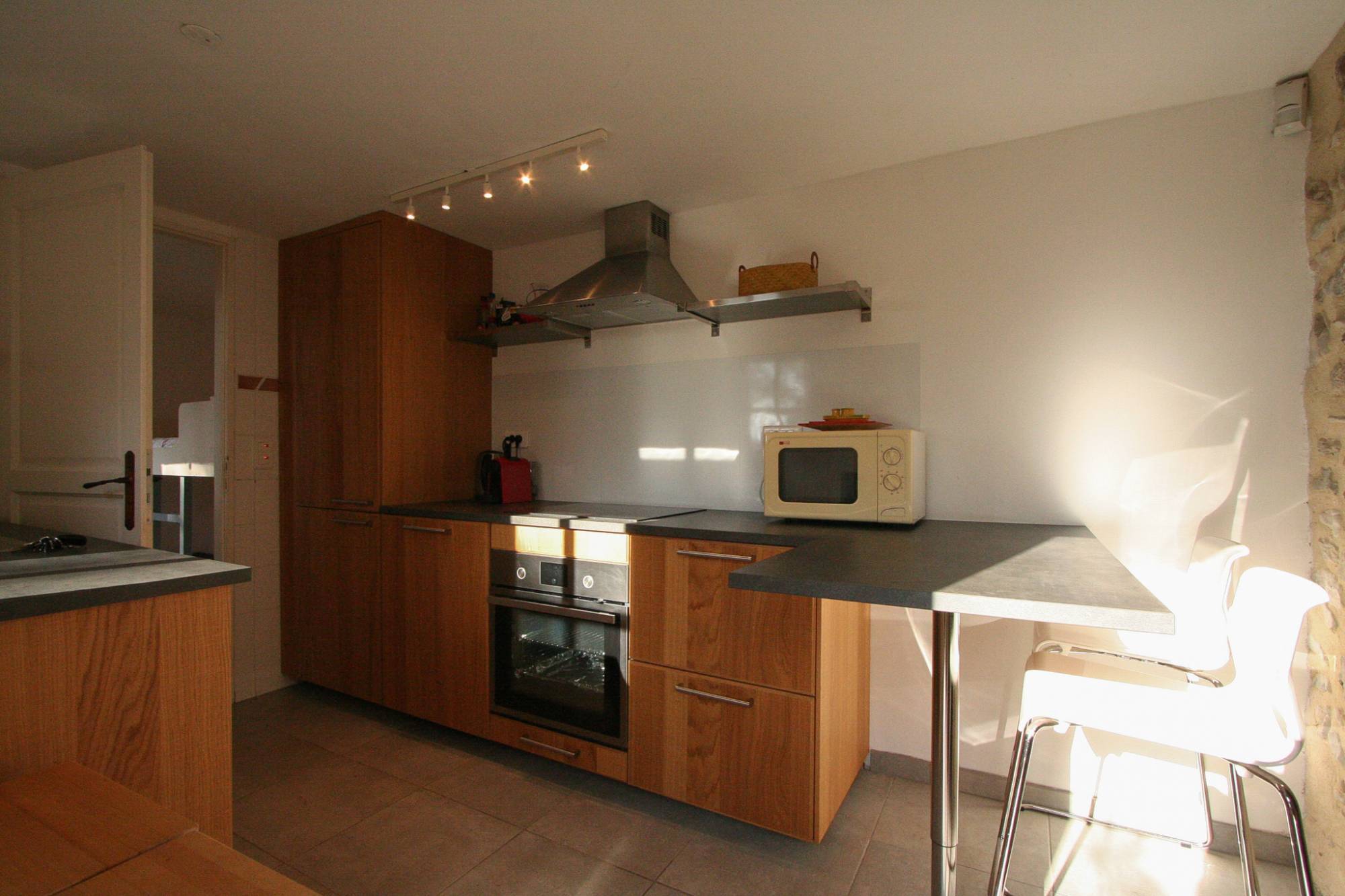  Enclave des Papes, dans copropriété  avec cour intérieure et terrasse, VENDU PAR NOS SOINS