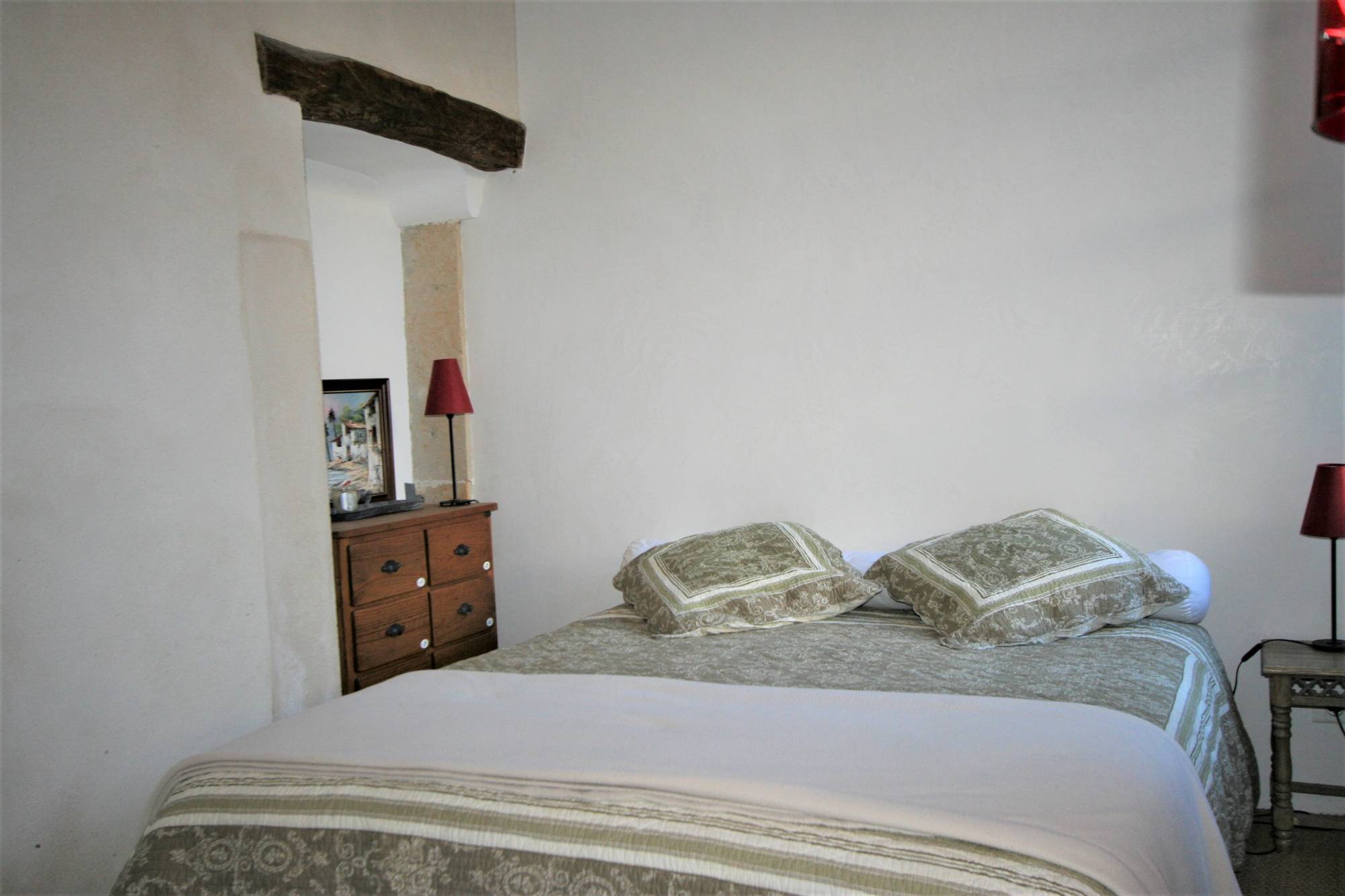 GRIGNAN- Superbe maison de village avec cour intérieure