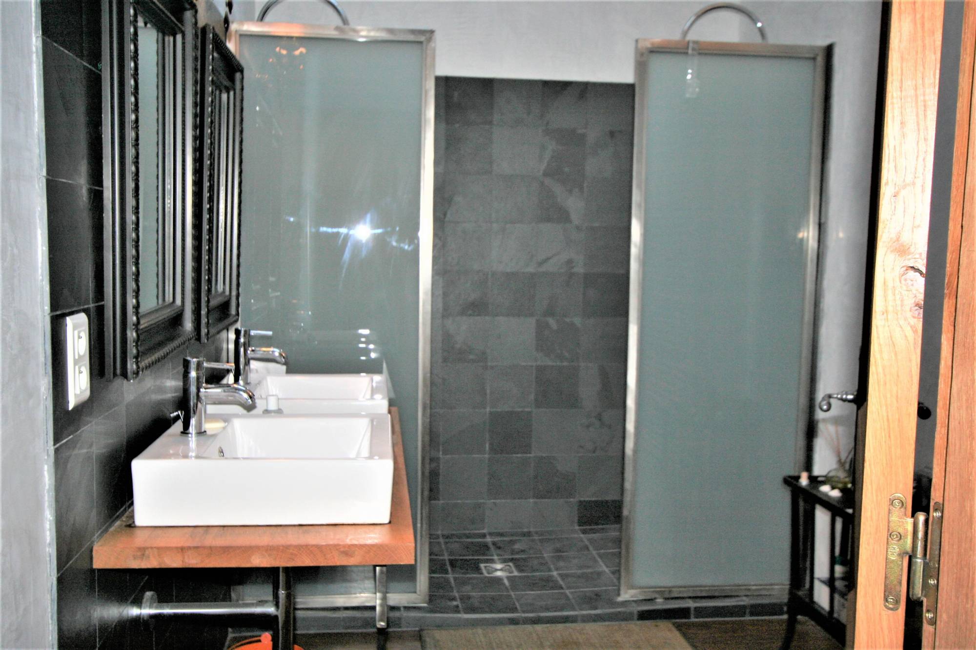 GRIGNAN- Superbe maison de village avec cour intérieure