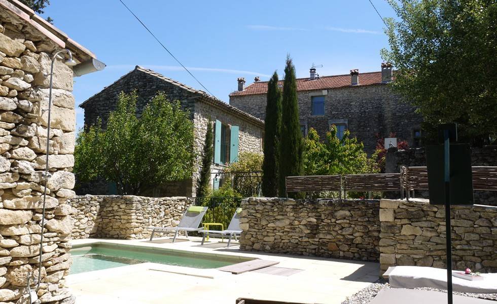 dans copropriété en pierre