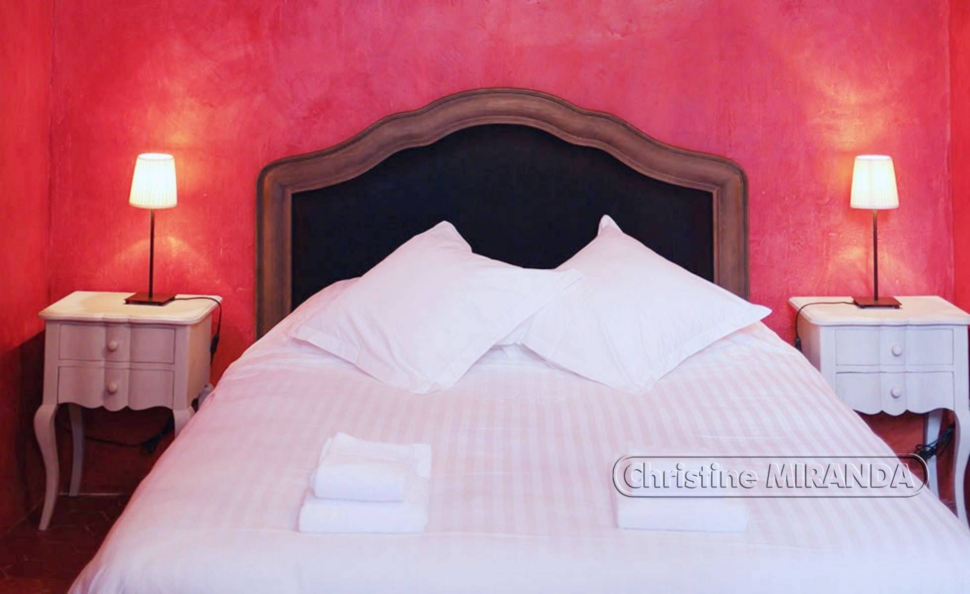 Mas provençal traditionnel en pierre à vendre à Grignan