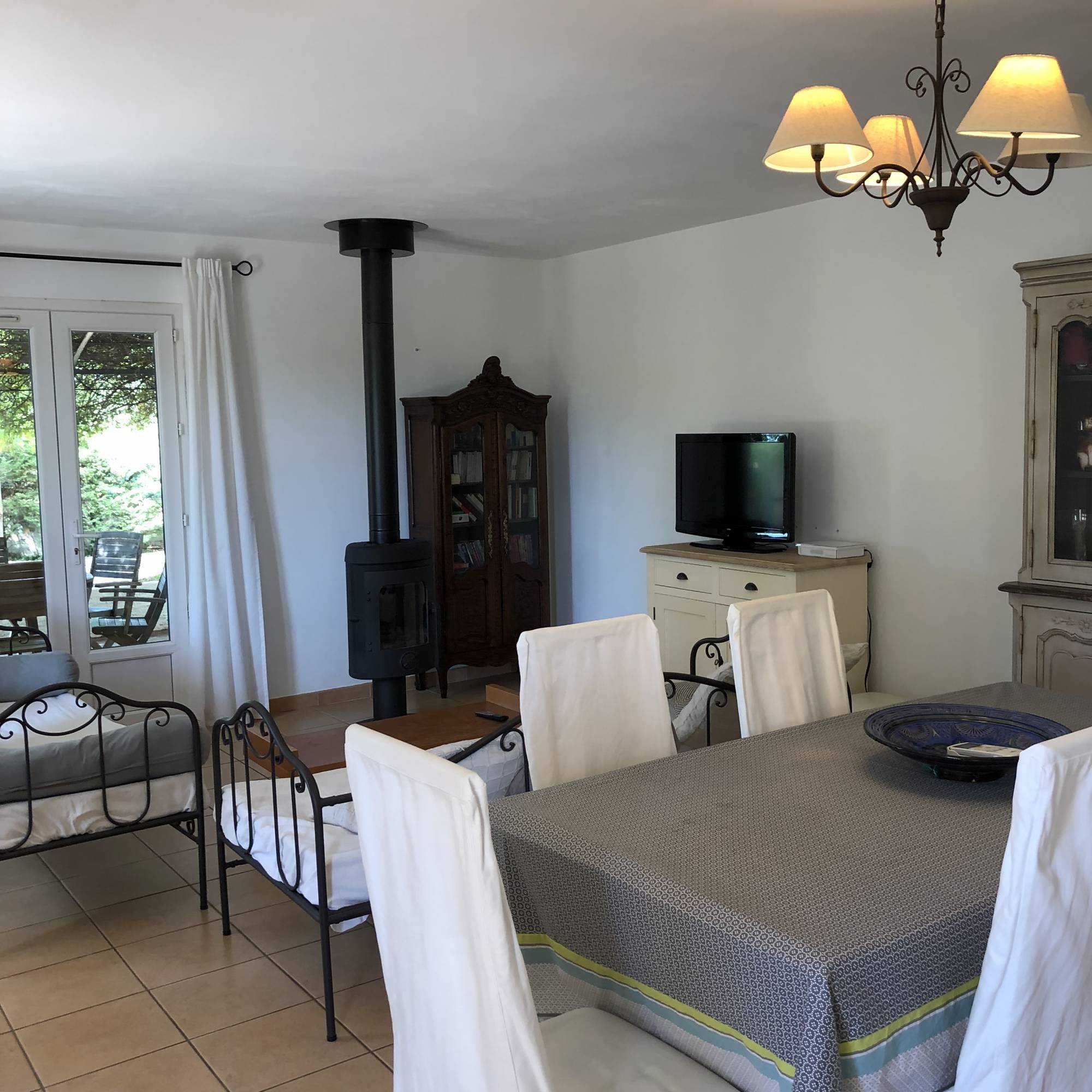 A vendre à 5mn de  Suze la Rousse, Agréable villa avec piscine