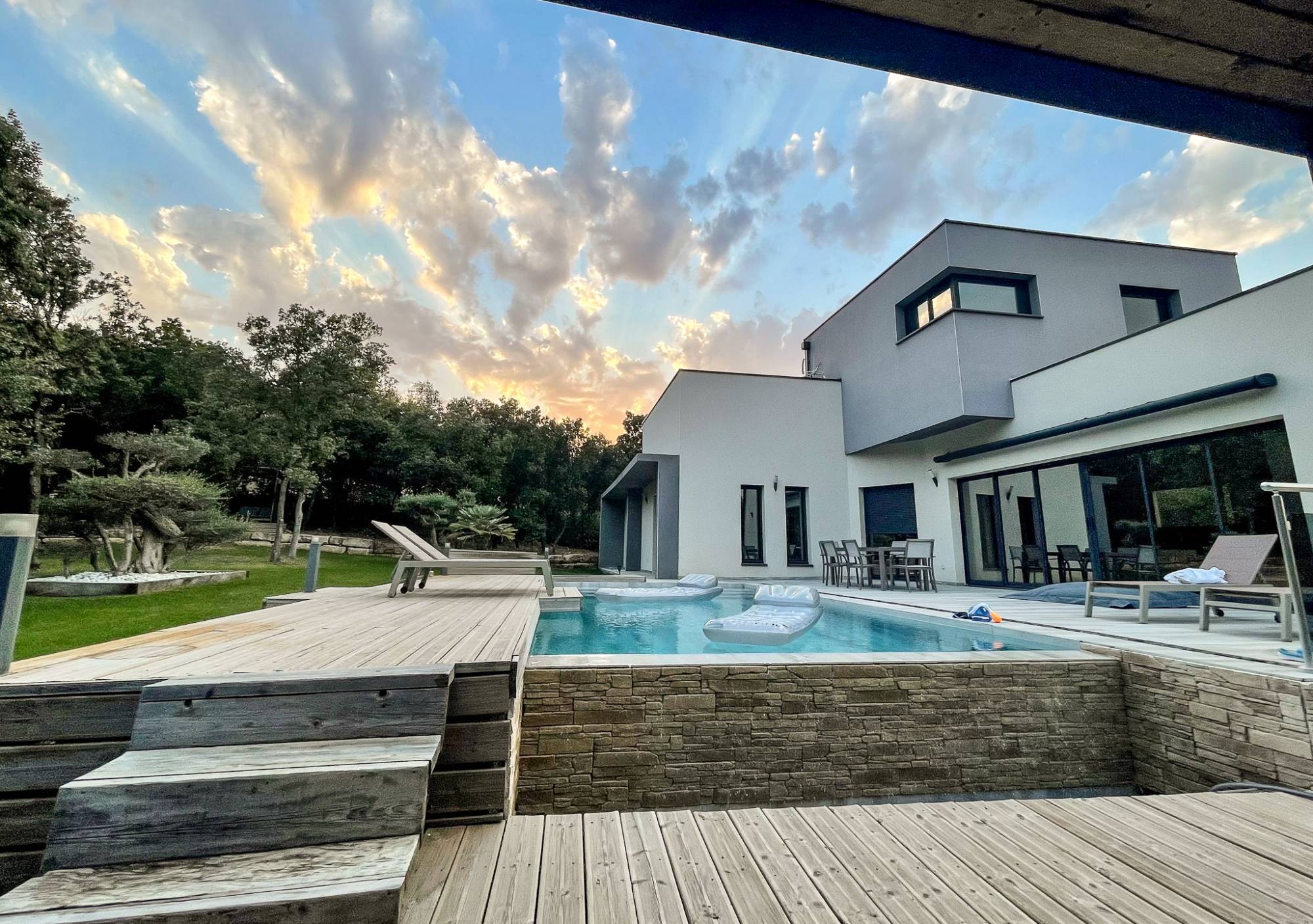 villa contemporaine a vendre  en ardèche méridionnale