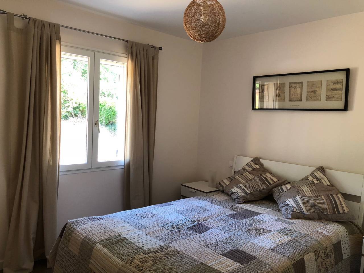 Roussas- Villa à vendre  avec belle vue,  VENDU PAR NOS SOINS