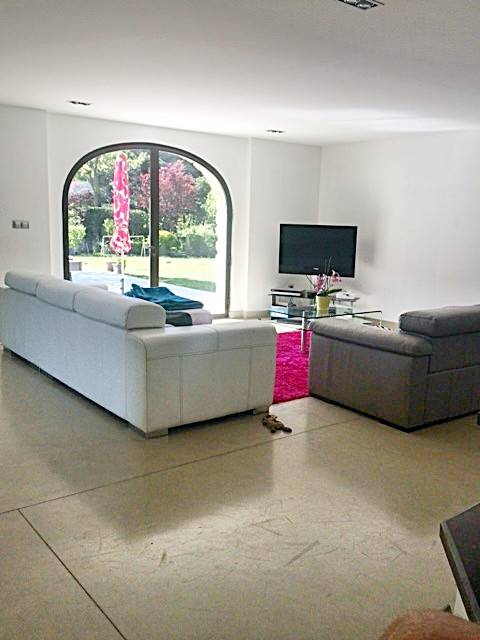 Ferme restaurée, contemporaine, proche Montelimar, belle réalisation!