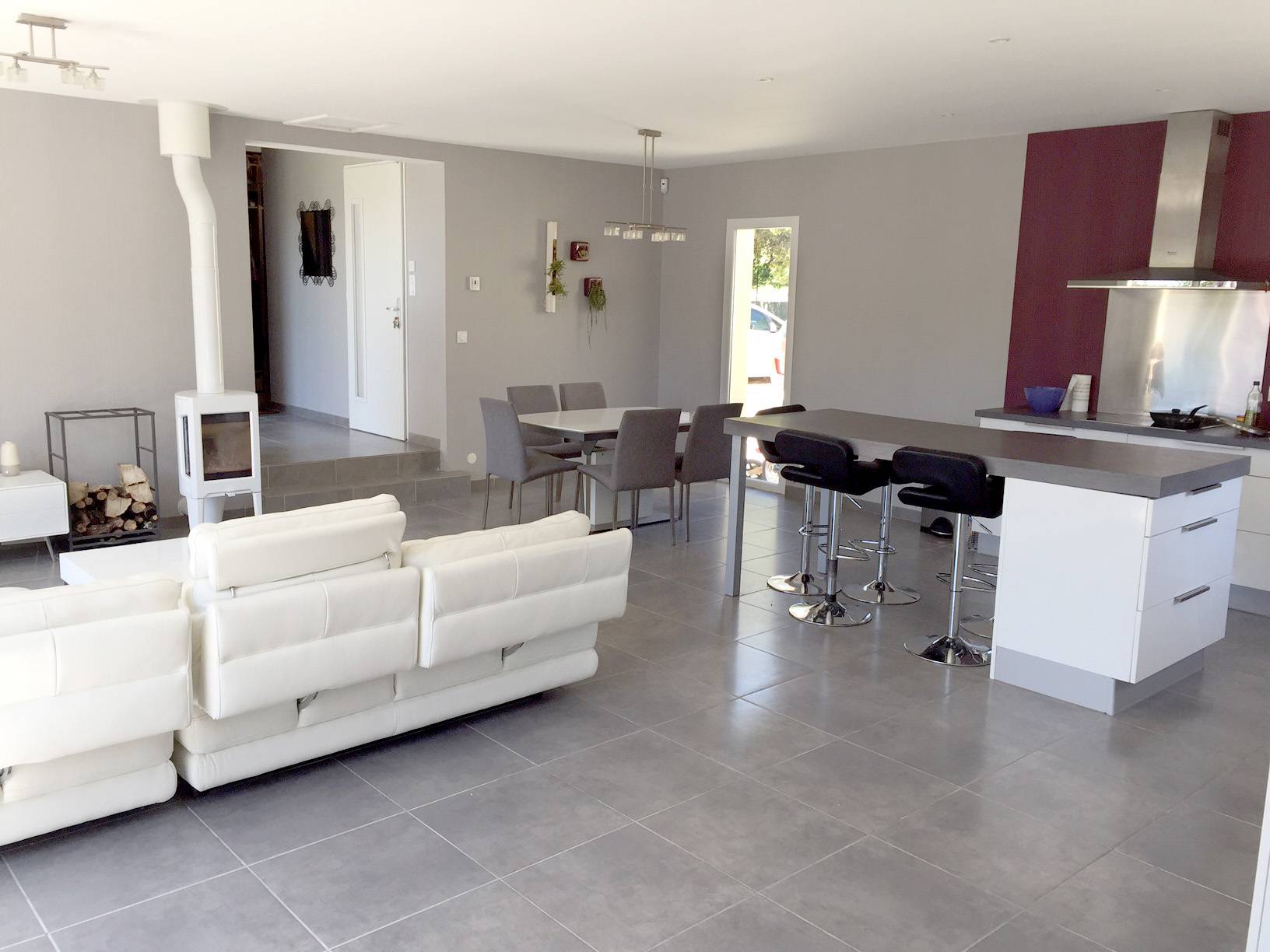 Villa de plain-pied  Quartier résidentiel  Villa de plain-pied  Proche de Grignan  Quartier résidentiel 