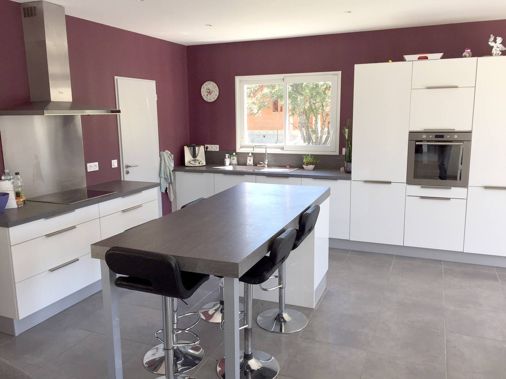 Villa de plain-pied  Quartier résidentiel  Villa de plain-pied  Proche de Grignan  Quartier résidentiel 