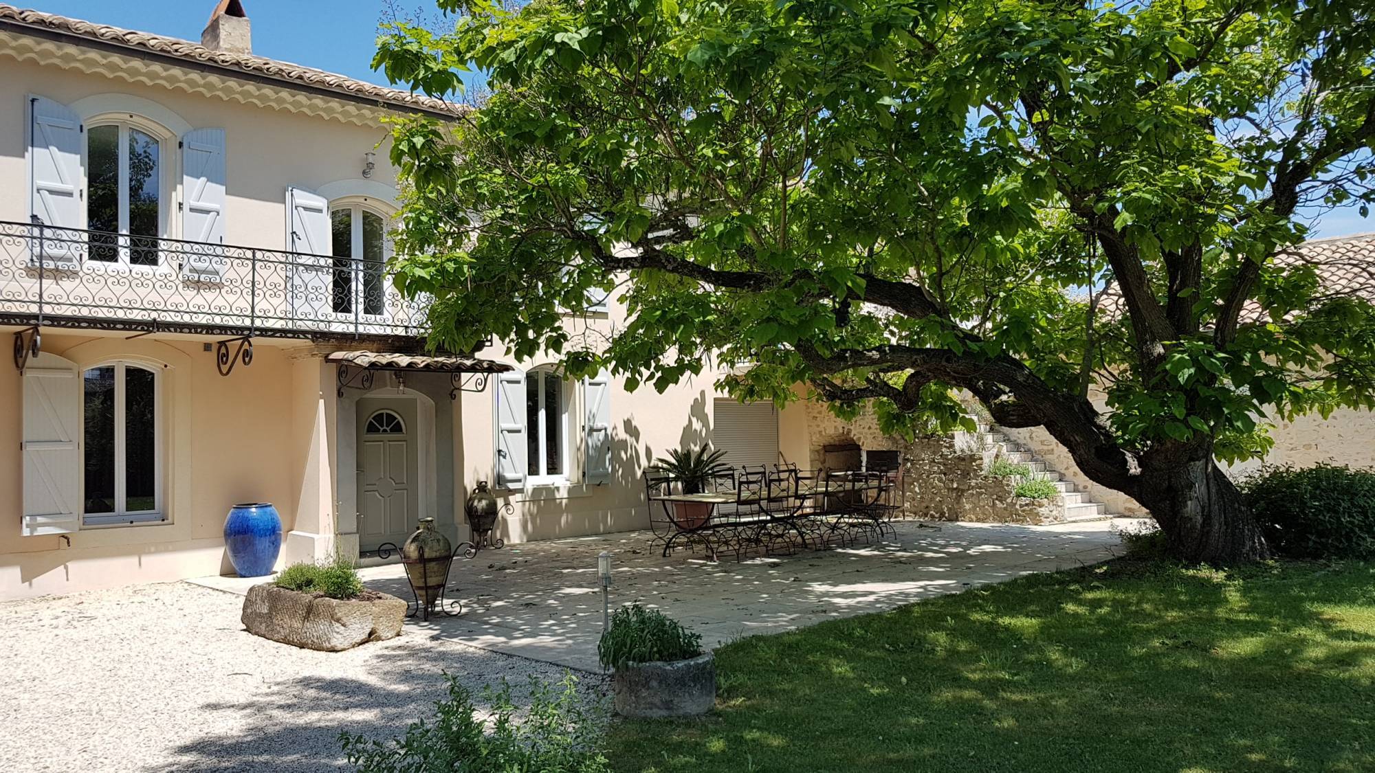  Enclave des Papes,  Mas de village restauré avec piscine, VENDUE PAR NOS SOINS