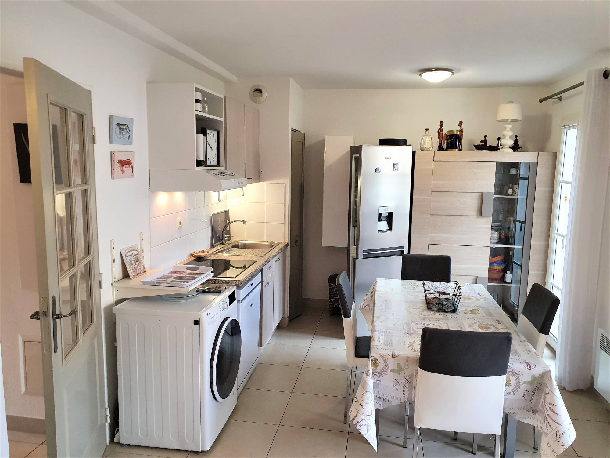 Appartement, St Cécile les Vignes