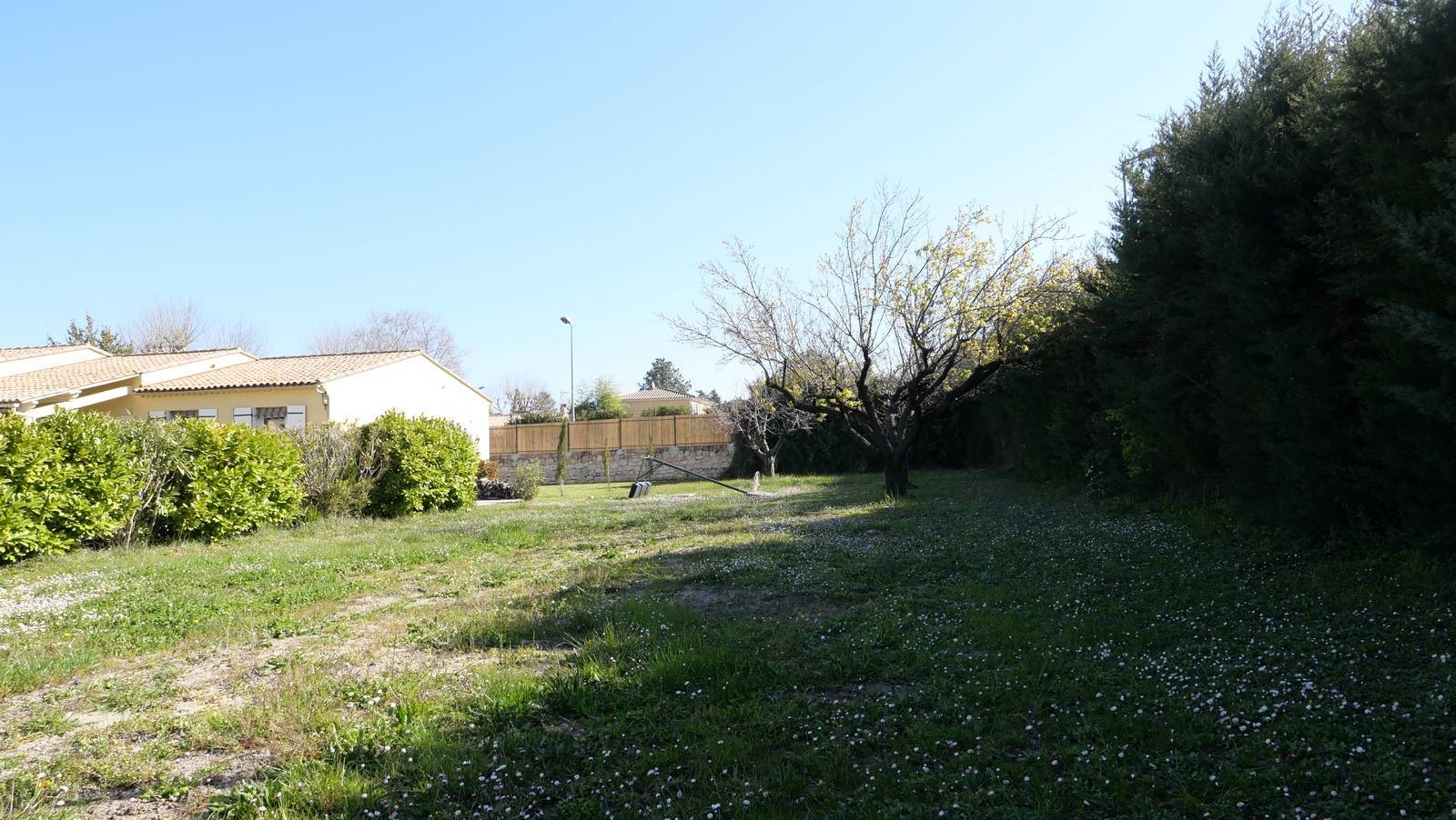 Exclusivité d'agence Terrain constructible plein centre de st Paul 3 Châteaux