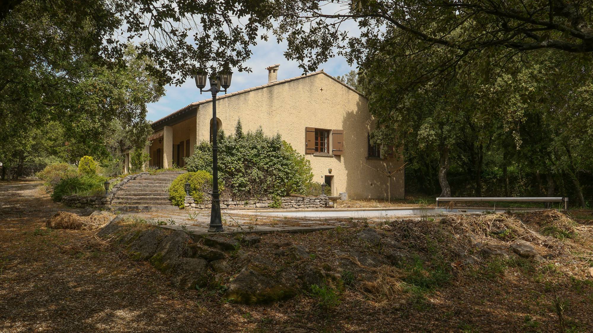 Villa de plain pied avec piscine, COMPROMIS SIGNÉ PAR NOS SOINS Saint Restitut  