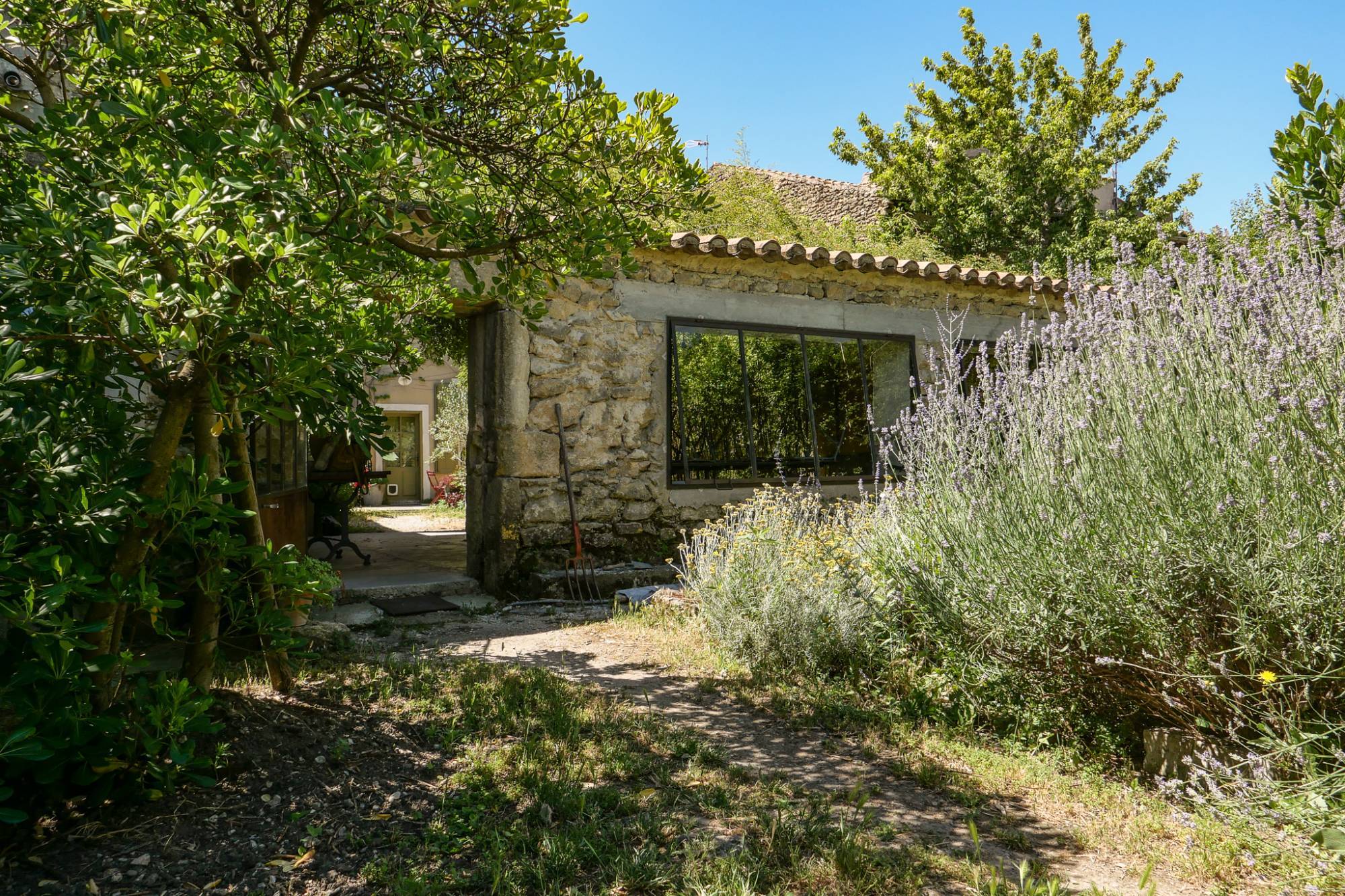 Au coeur d'un village du Haut  Vaucluse.....A vendre Hôtel particulier