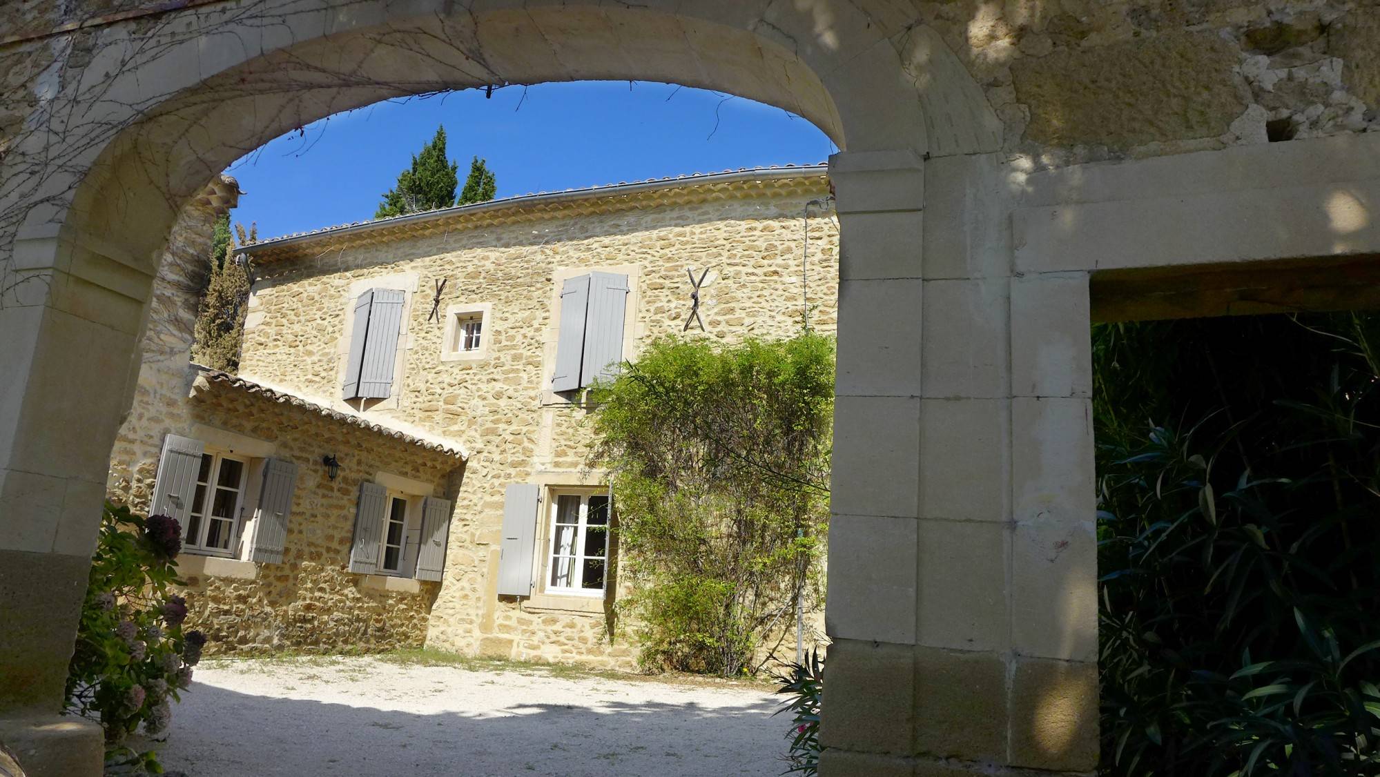 Mas restauré,  Enclave des Papes - VENDU PAR NOS SOINS