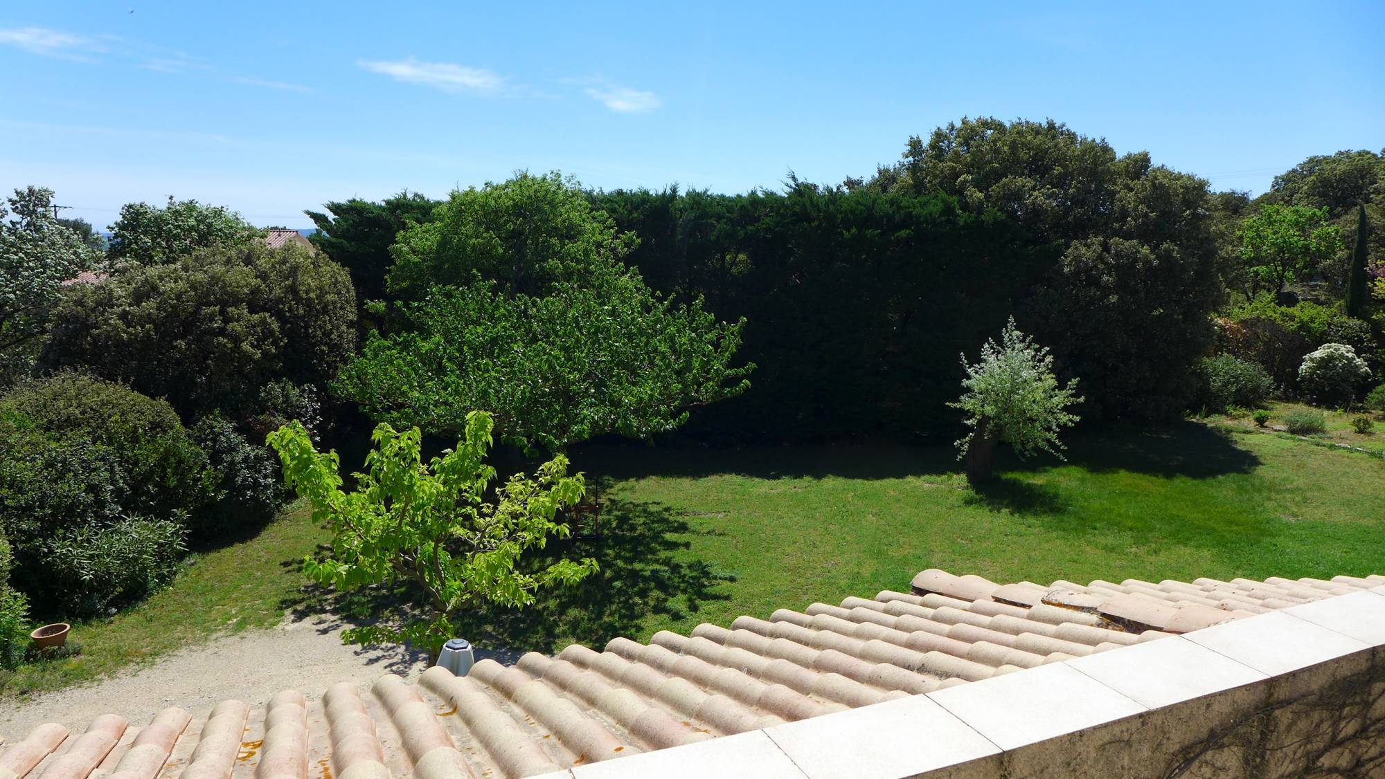Villa avec vue dégagée au calme à Saint Paul Trois Châteaux