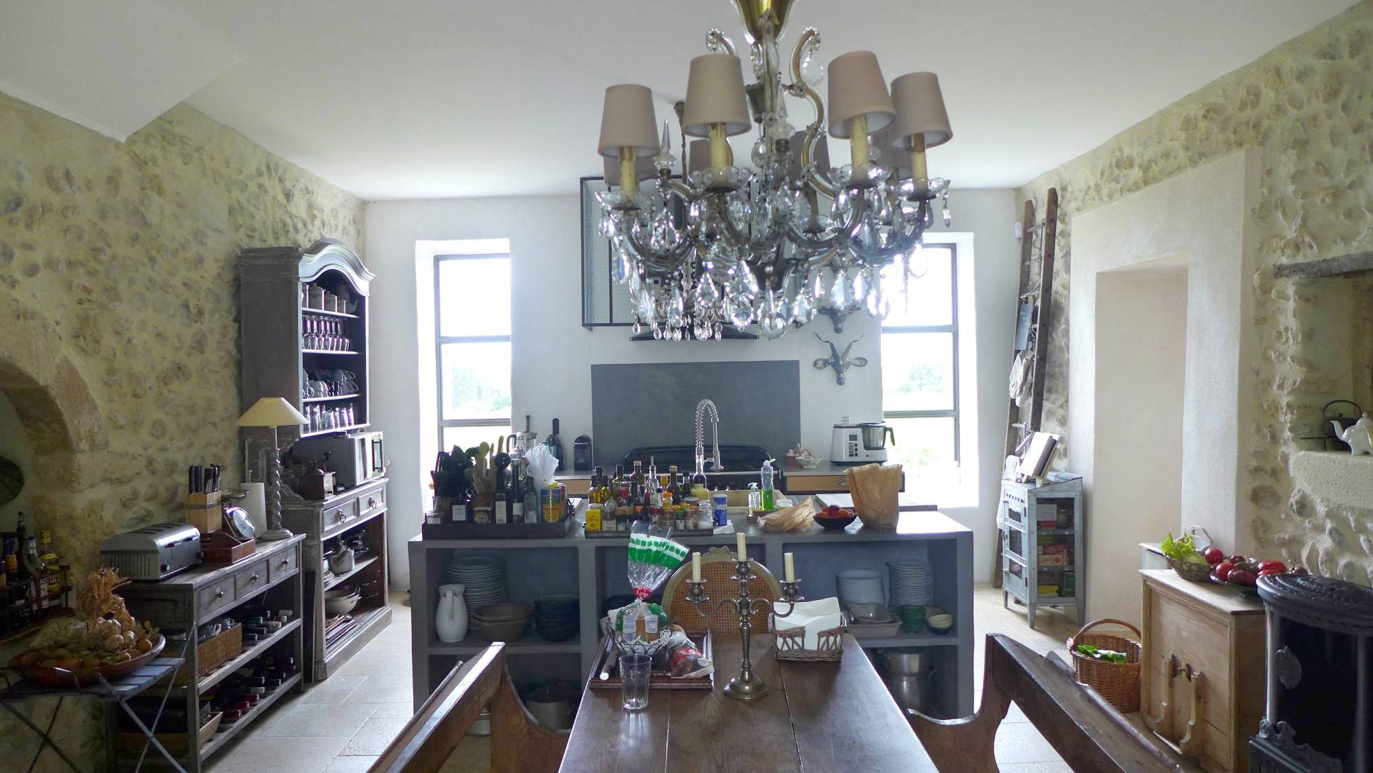 Mas provençal à vendre en direction de Nyons , belle propriété  restaurée avec charme