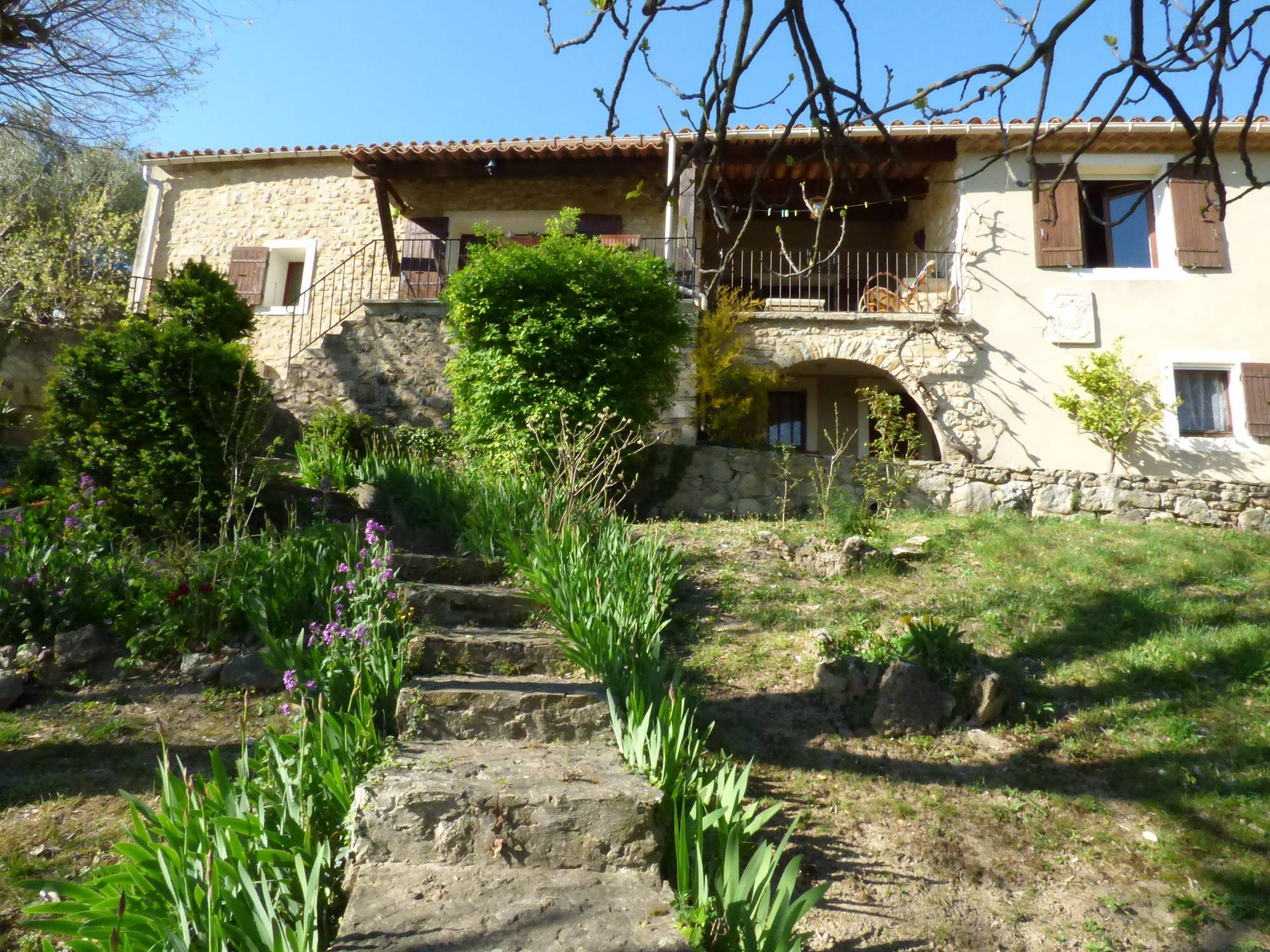 Ferme vendue à Suze la Rousse 