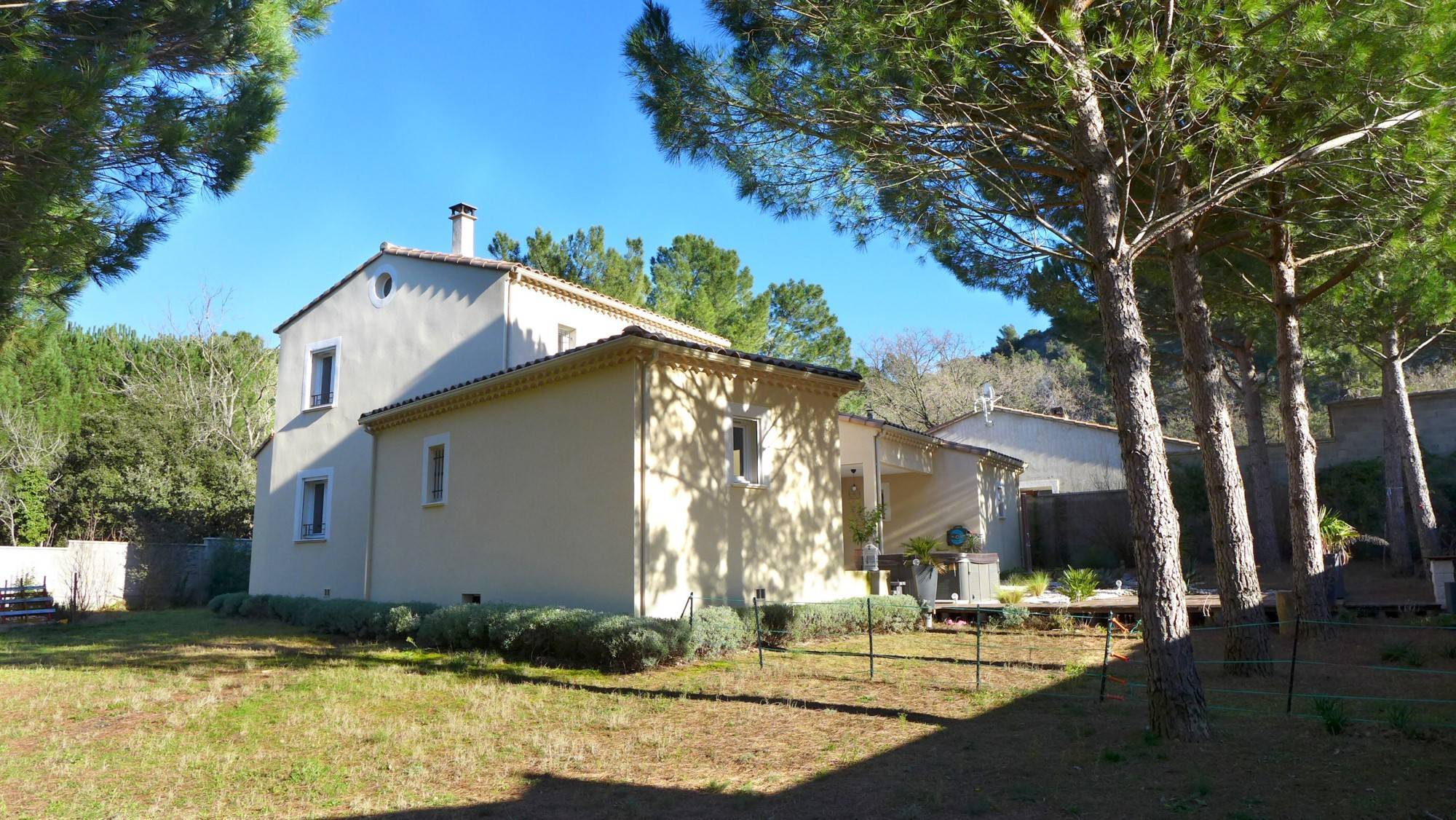 St Restitut, belle villa de 2014, terrain de 1556m², 4 ch. garage, VENDUE