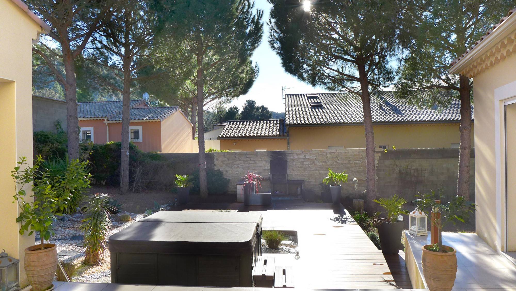 St Restitut, belle villa de 2014, terrain de 1556m², 4 ch. garage, VENDUE