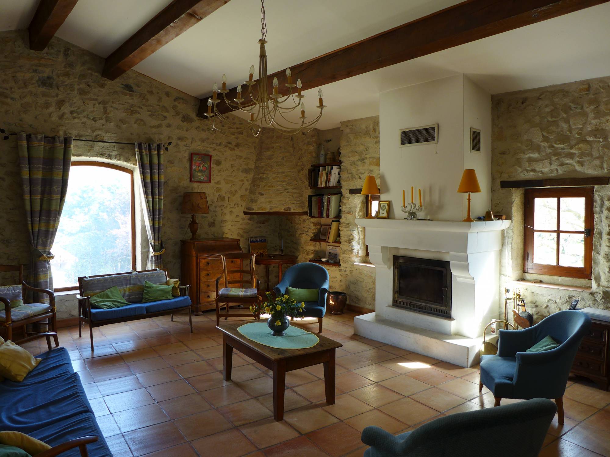 Aux portes de la Provence, proche Montélimar ensemble de 2 maisons  en pierres