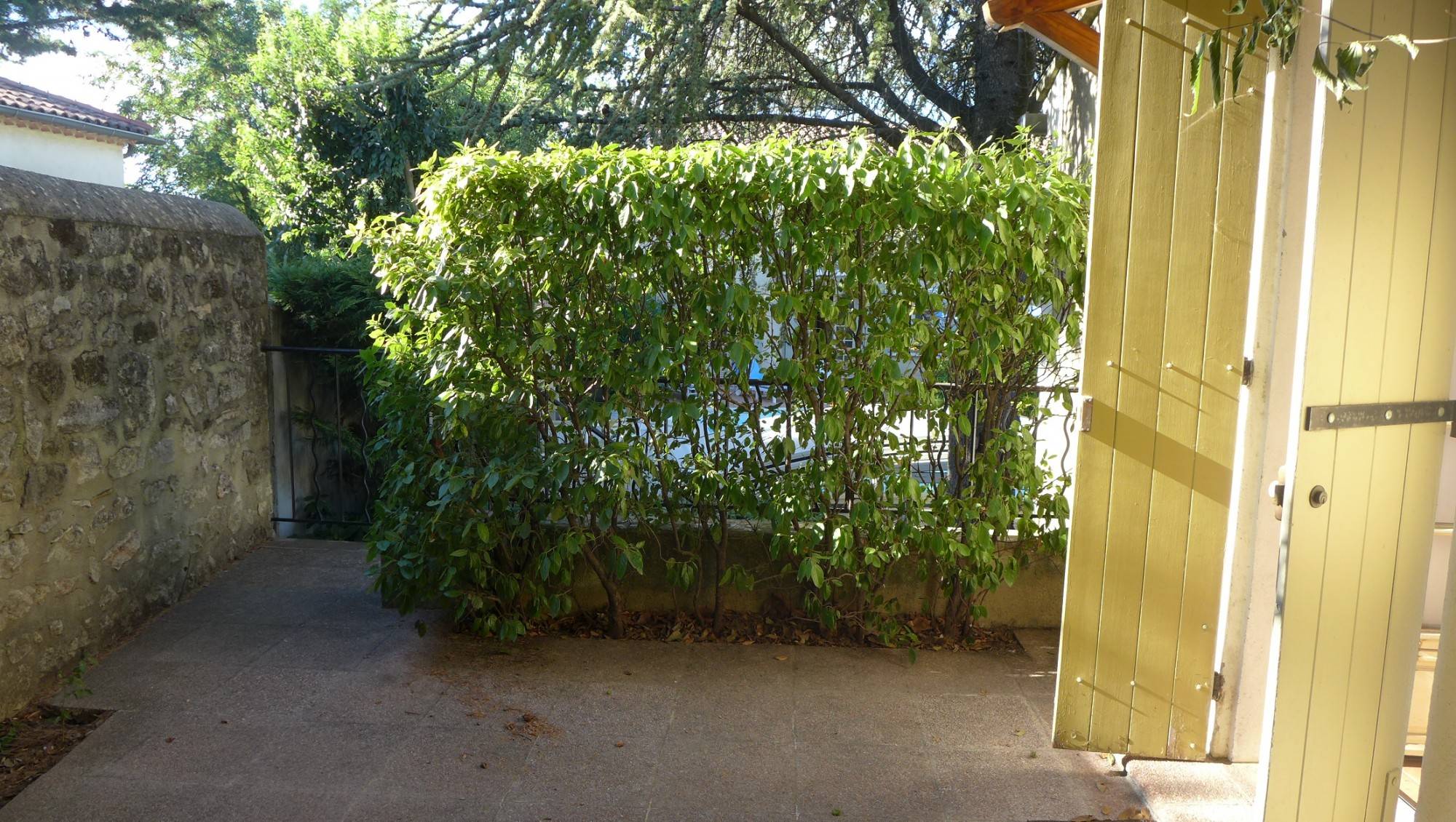 Bel ensemble immobilier à 2 pas du centre ville de Saint Paul Trois Châteaux 